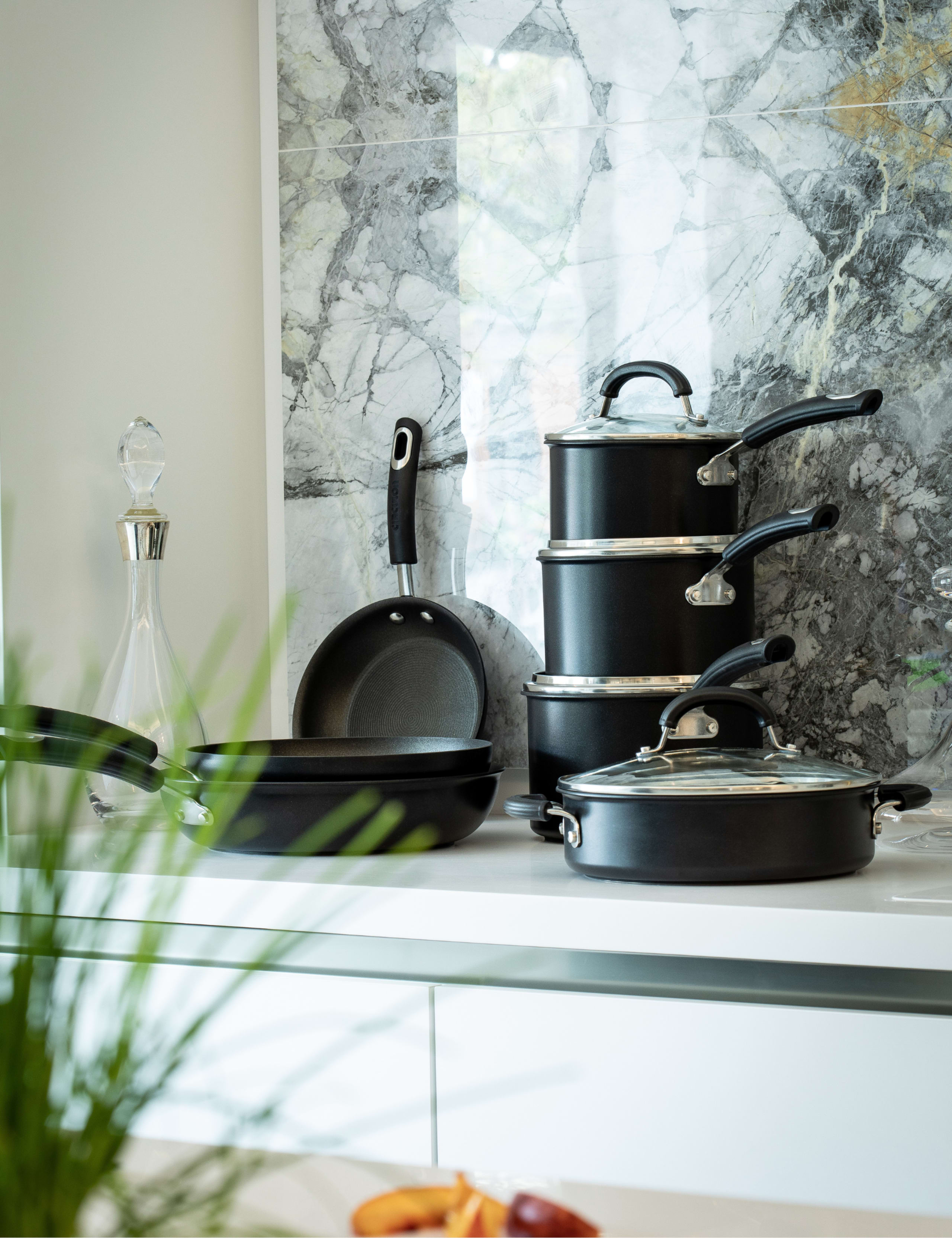 3 Piece Aluminium Non-Stick Saucepans 3 of 7