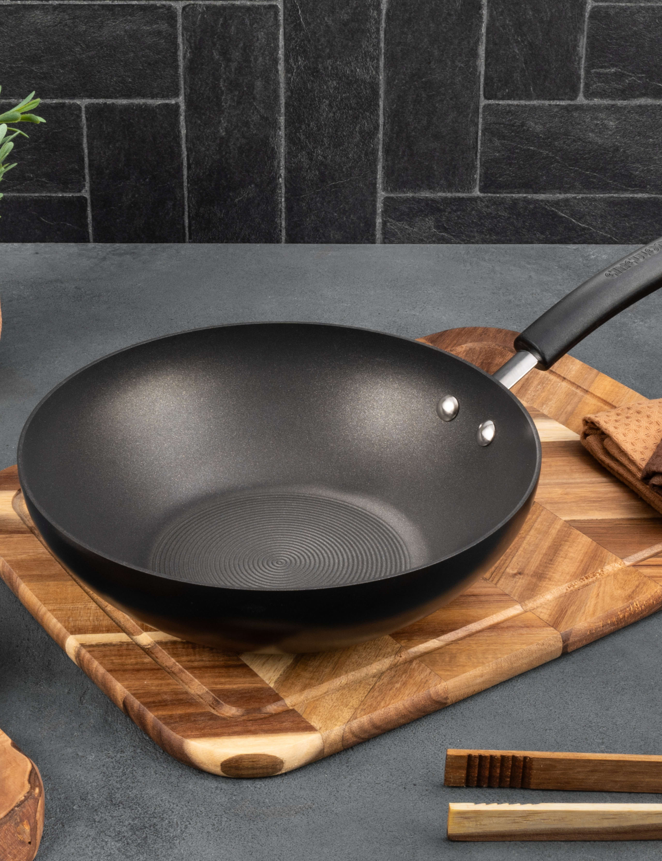 Aluminium 30cm Non-Stick Wok 2 of 6