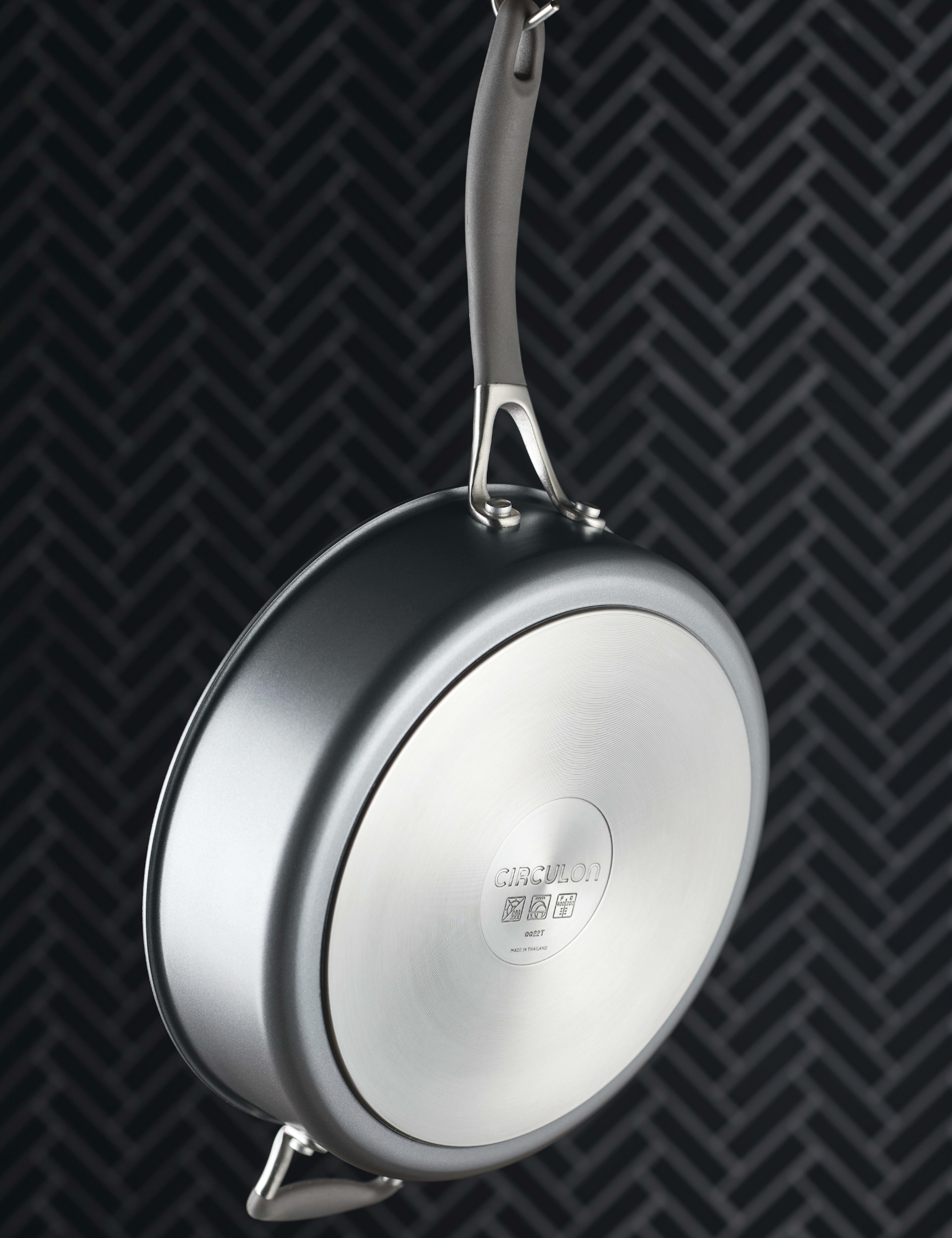 Aluminium 28cm Non-Stick Sauté Pan 4 of 9