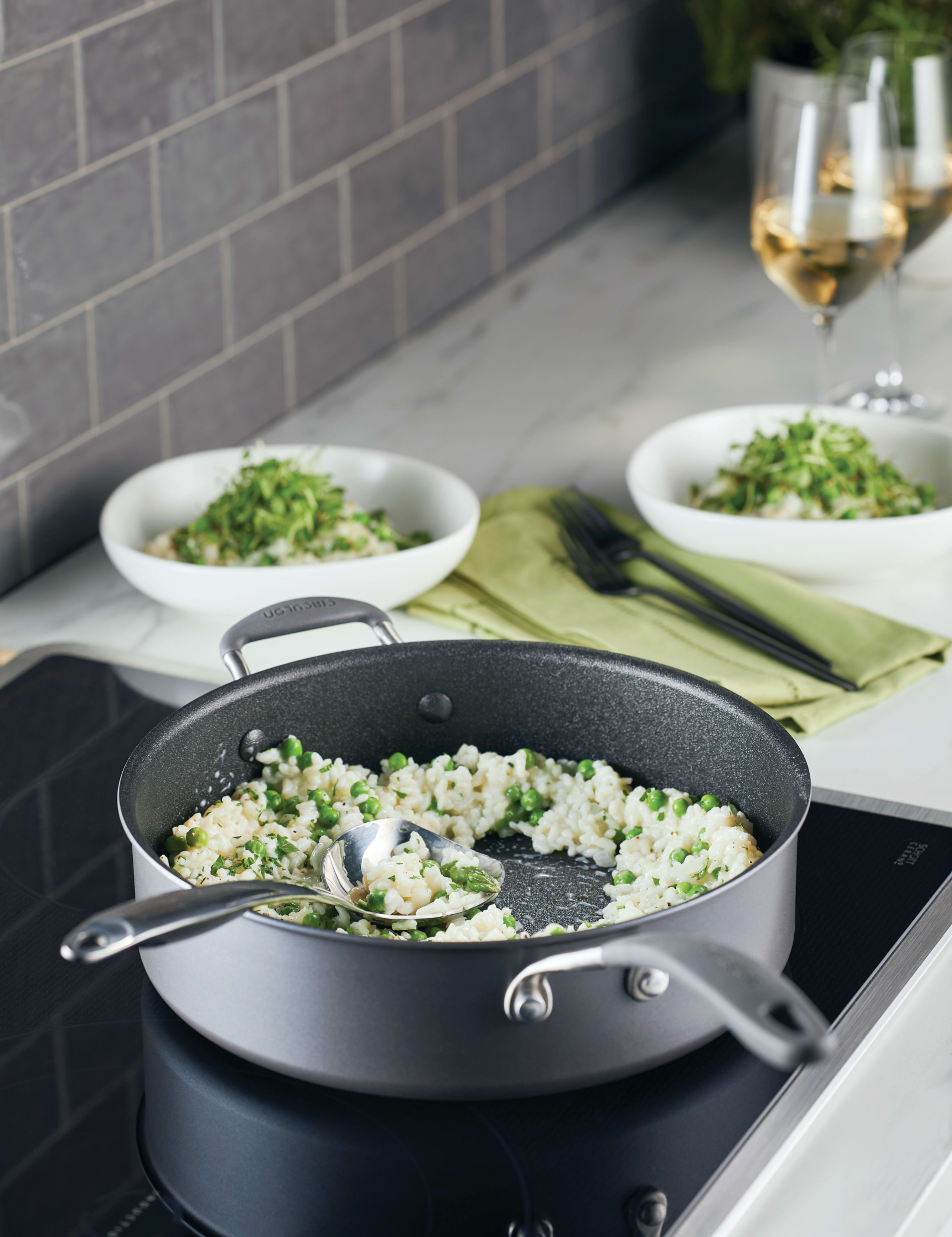 Aluminium 28cm Non-Stick Sauté Pan 5 of 9