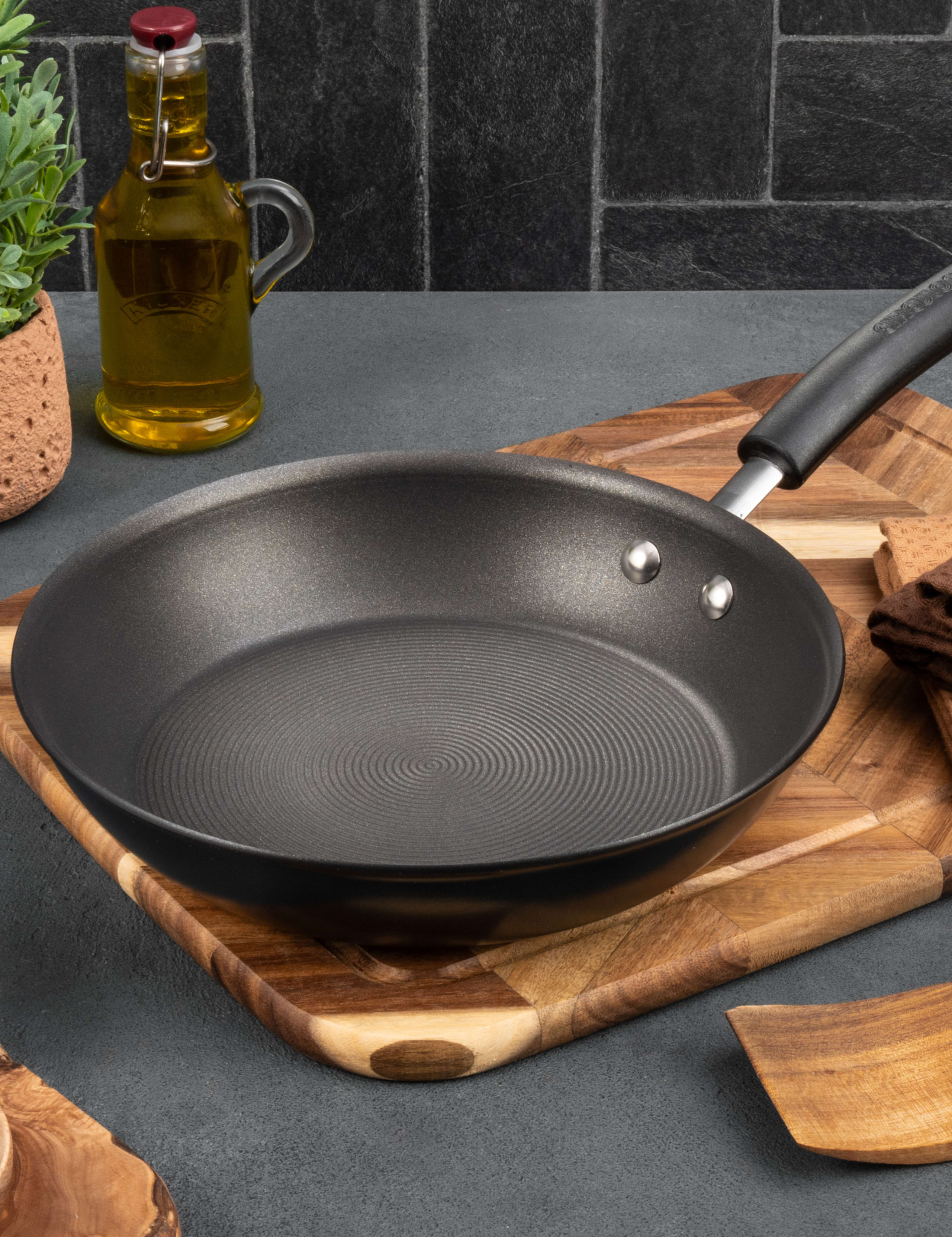 Aluminium 31cm Non-Stick Frying Pan 2 of 7