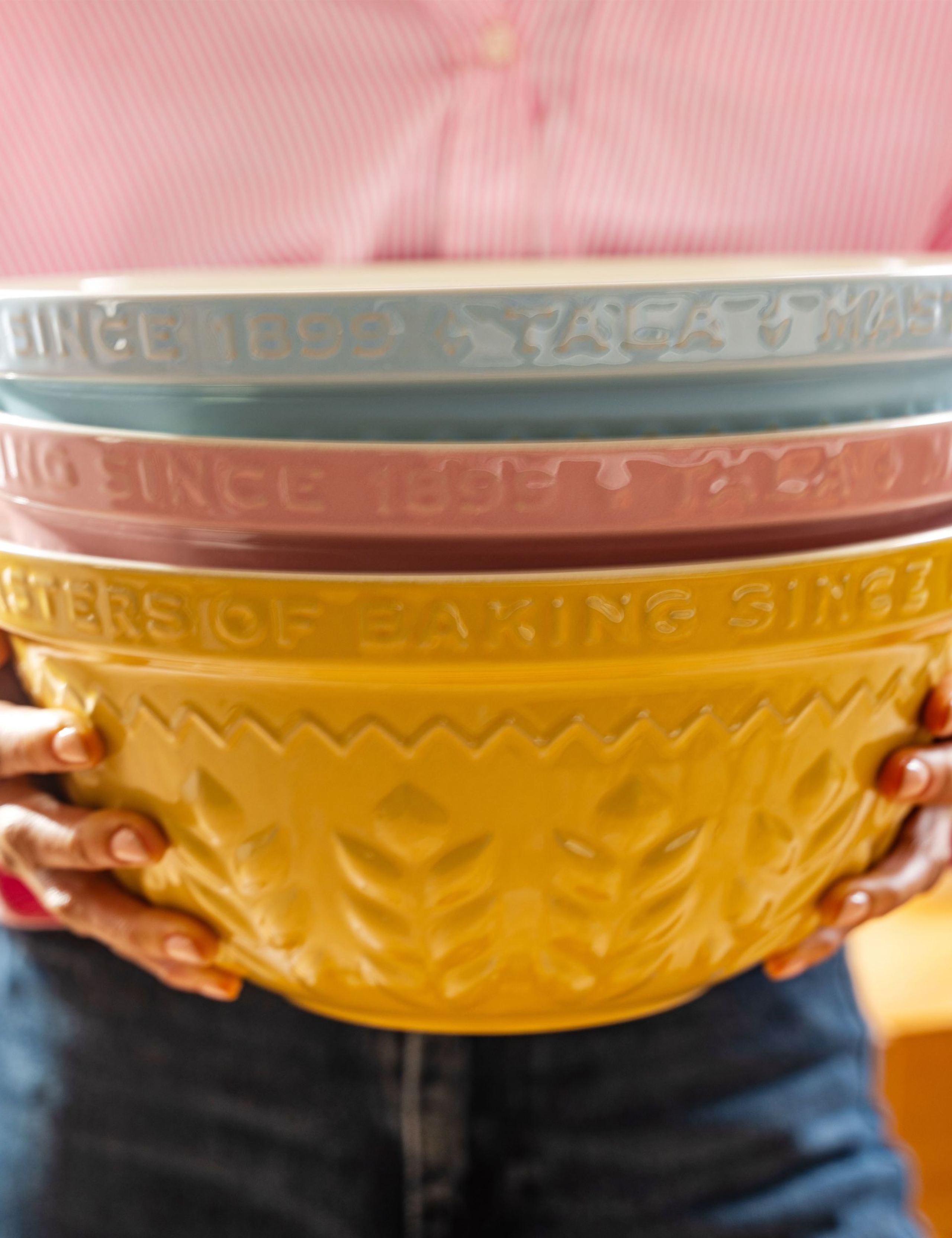 Set of 2 Stoneware 30cm Mixing Bowls 4 of 4