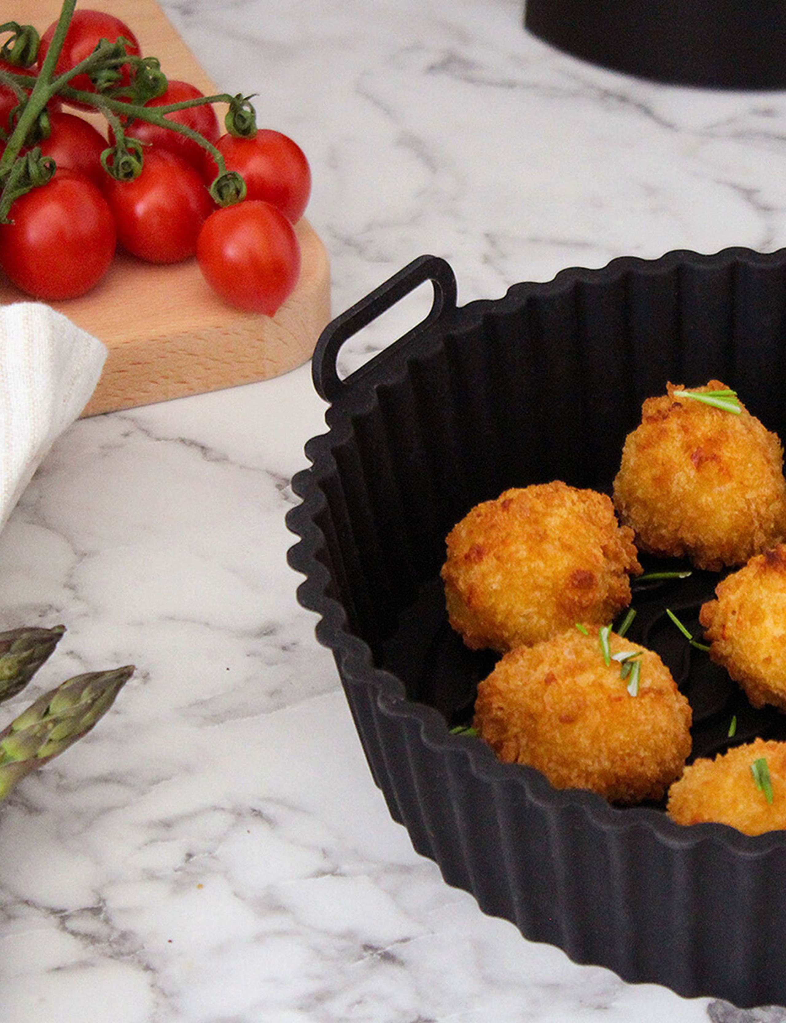 Set of 2 Round Silicone 21cm Air Fryer Liners 3 of 4