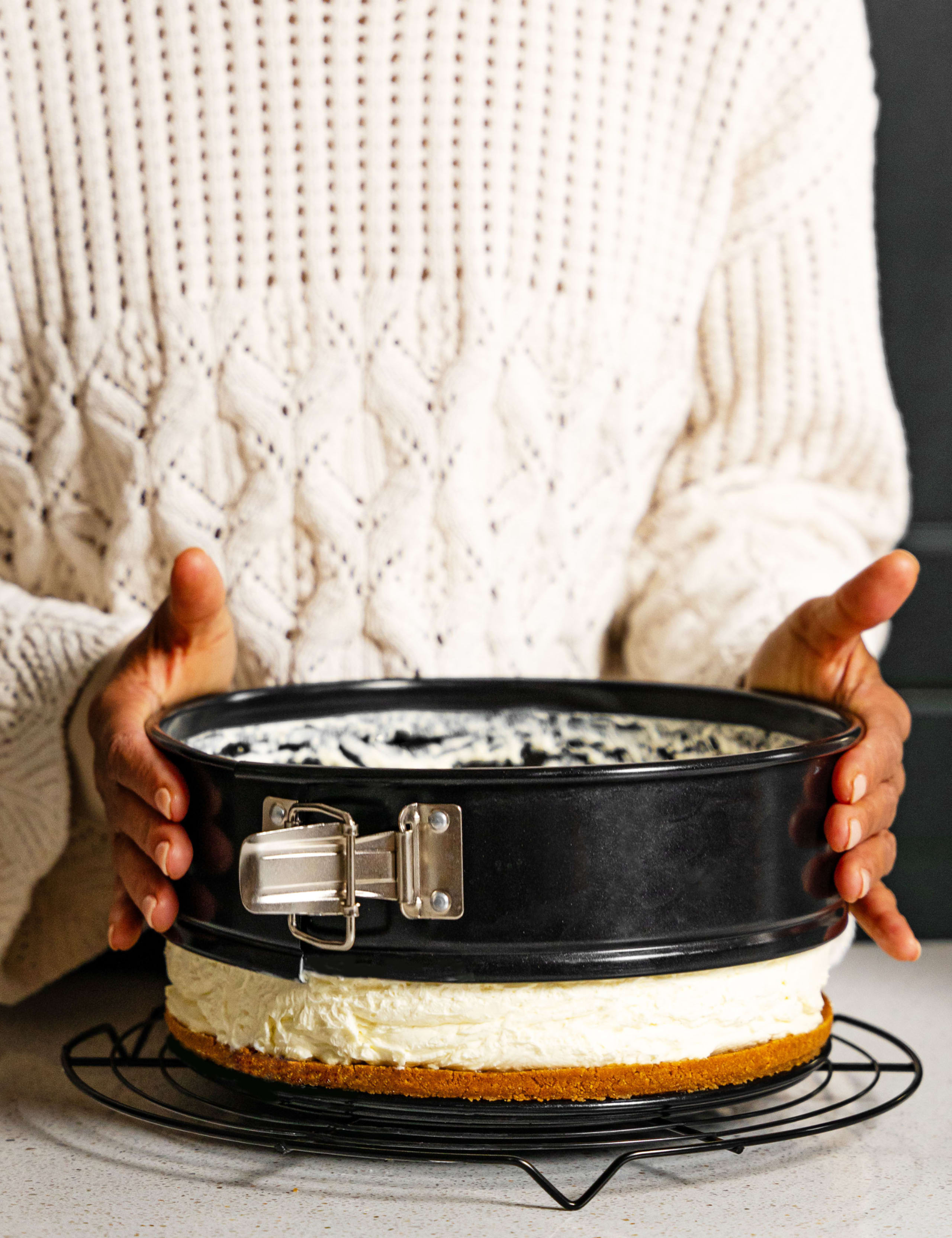 23cm Aluminium Cake Pan 4 of 7
