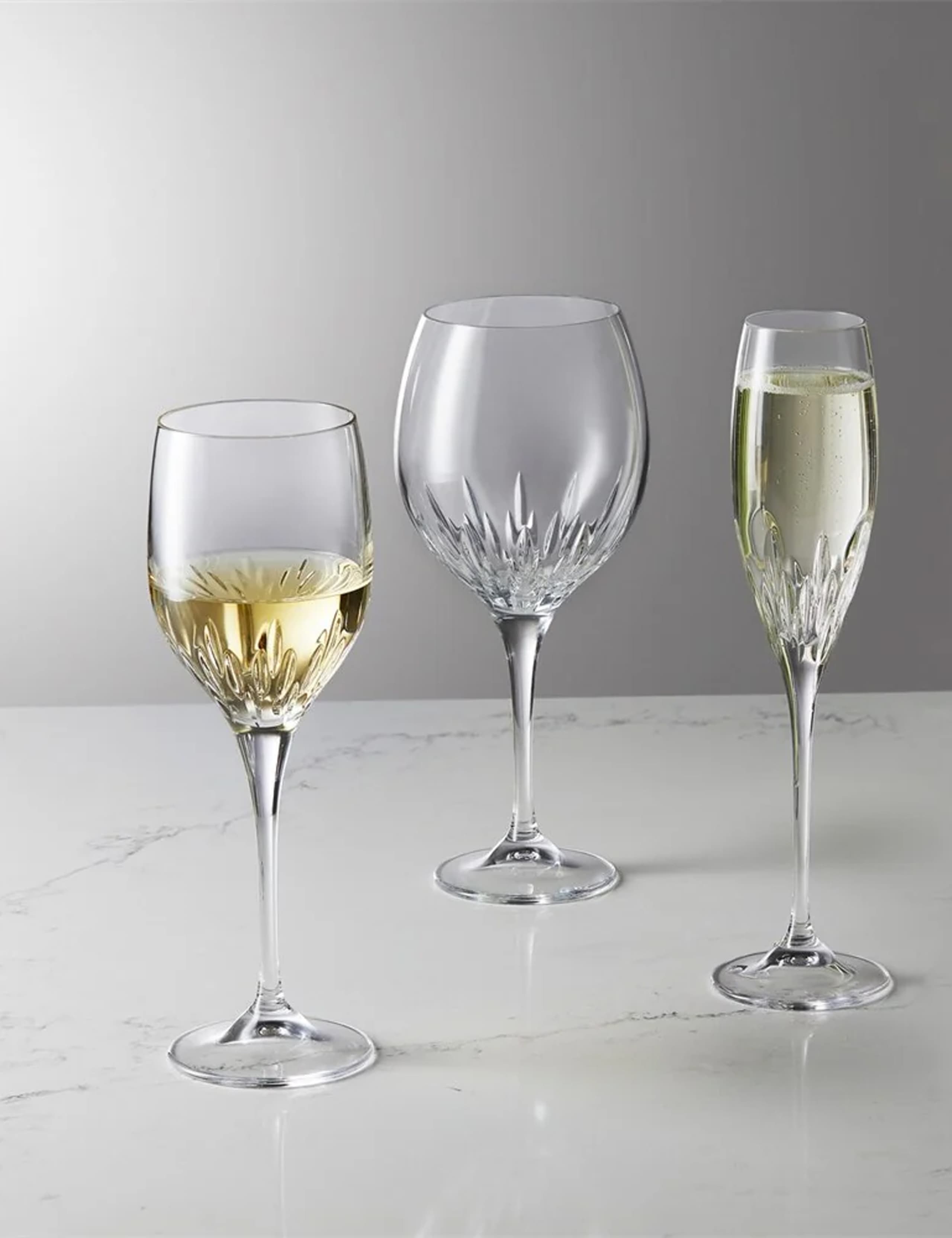 Set of 2 Vera Wang Duchesse Crystal Wine Glasses 3 of 3