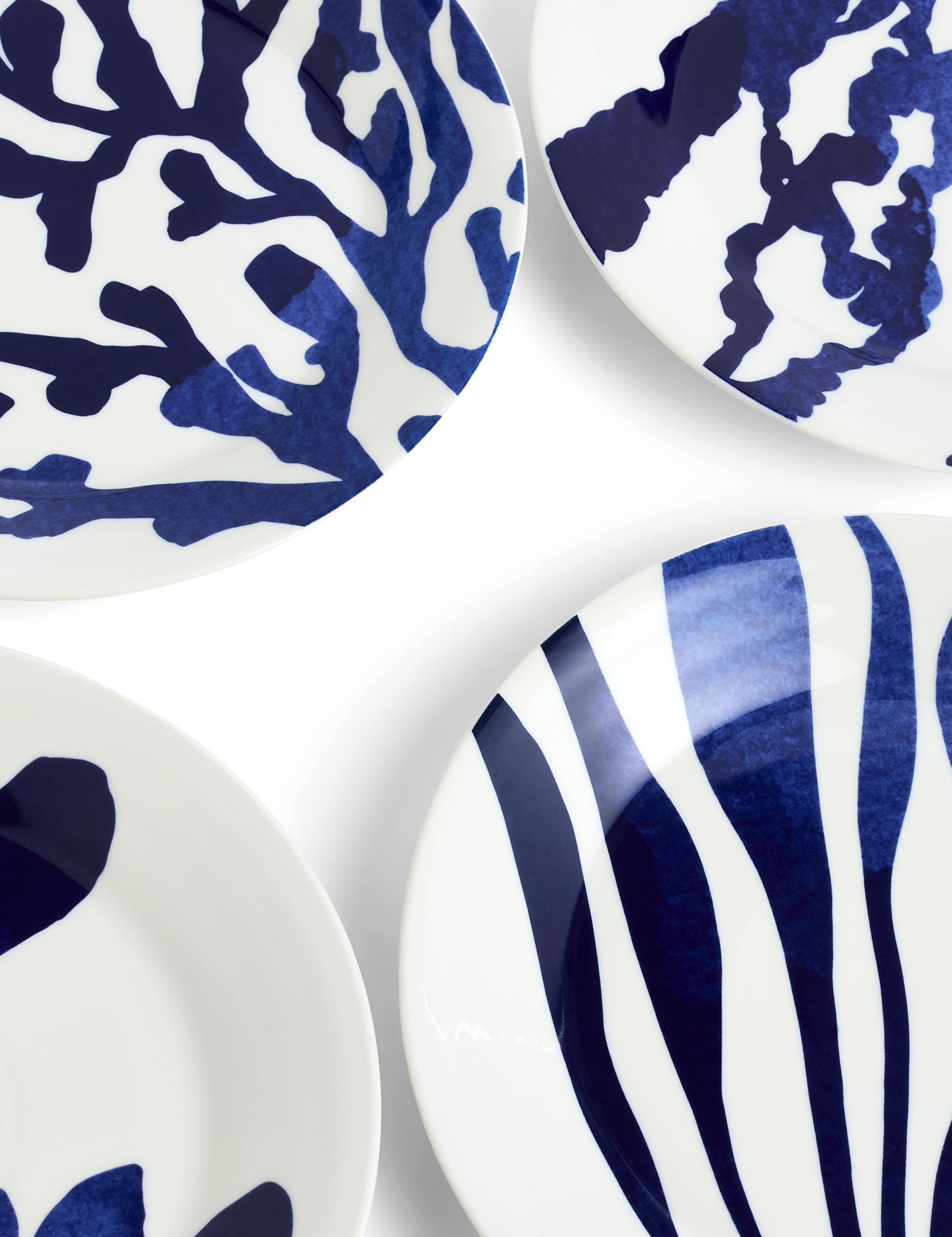 Set of 4 1815 Pacific Porcelain Dinner Plates 2 of 5