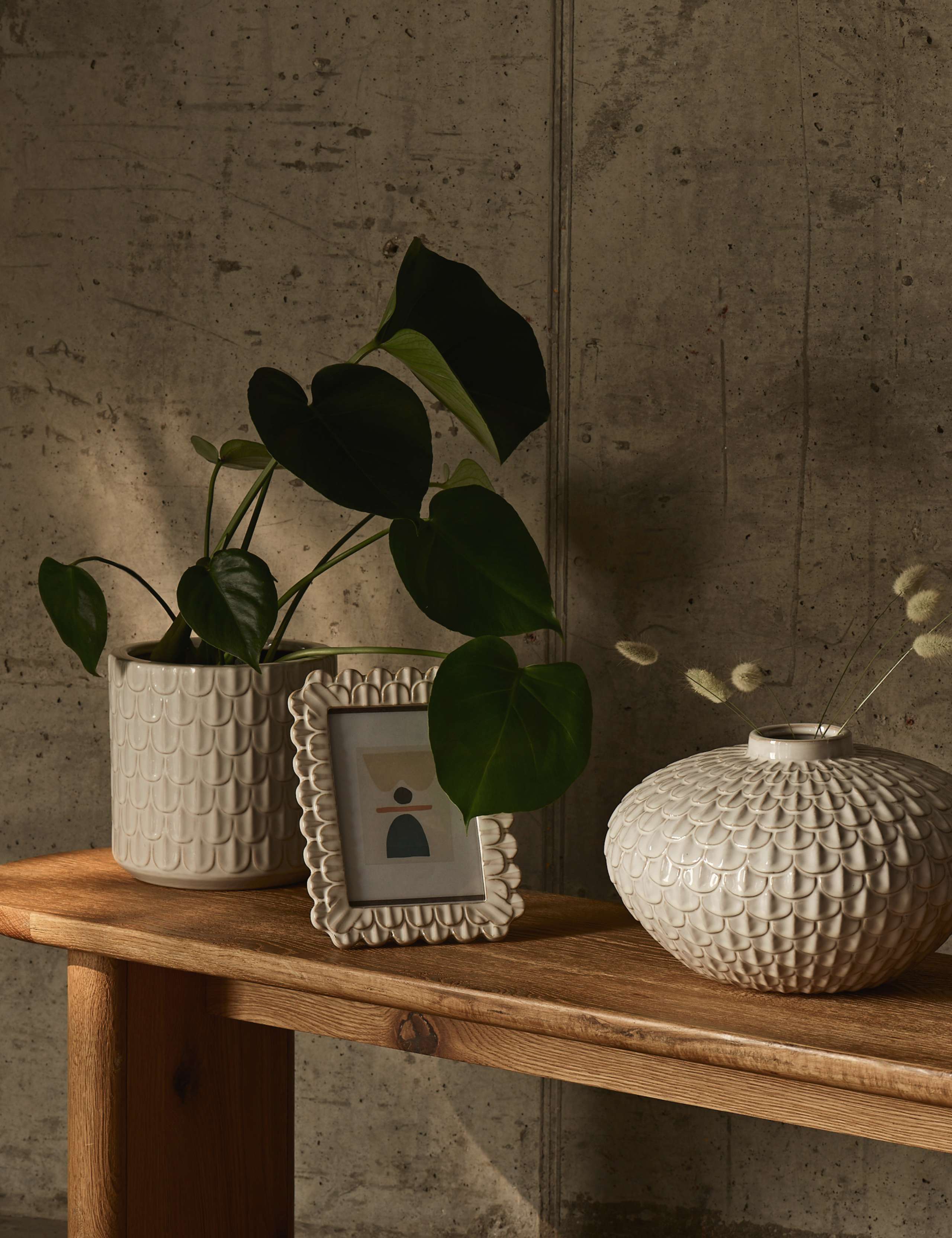Medium Scalloped Textured Vase 7 of 8