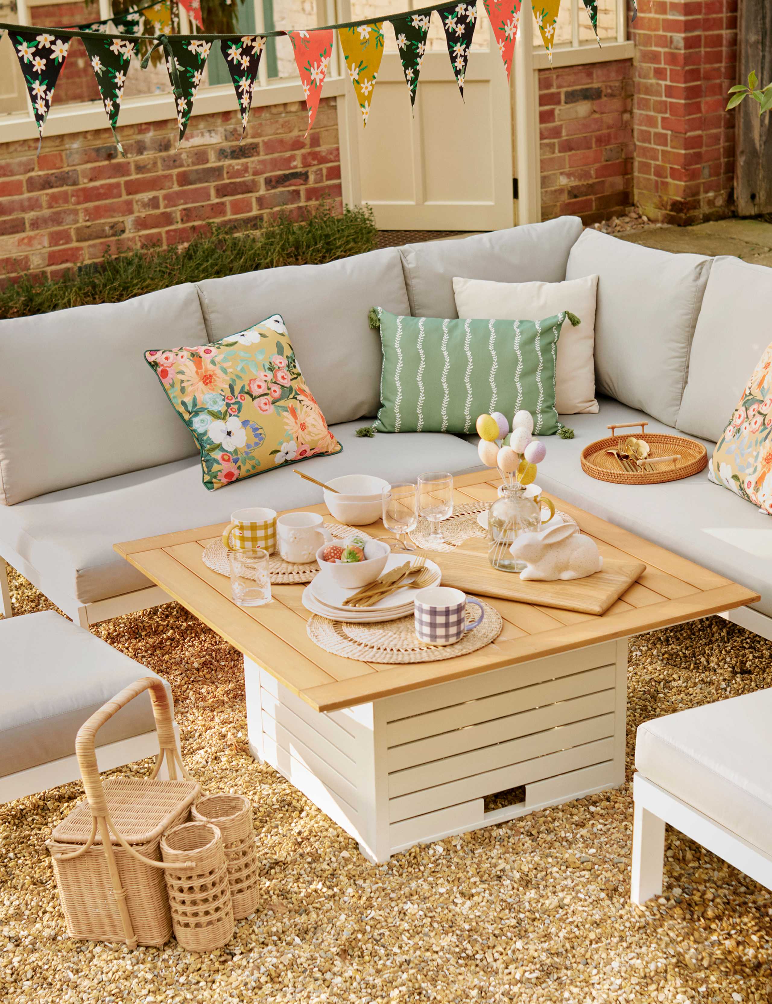 Rattan Picnic Hamper 7 of 7