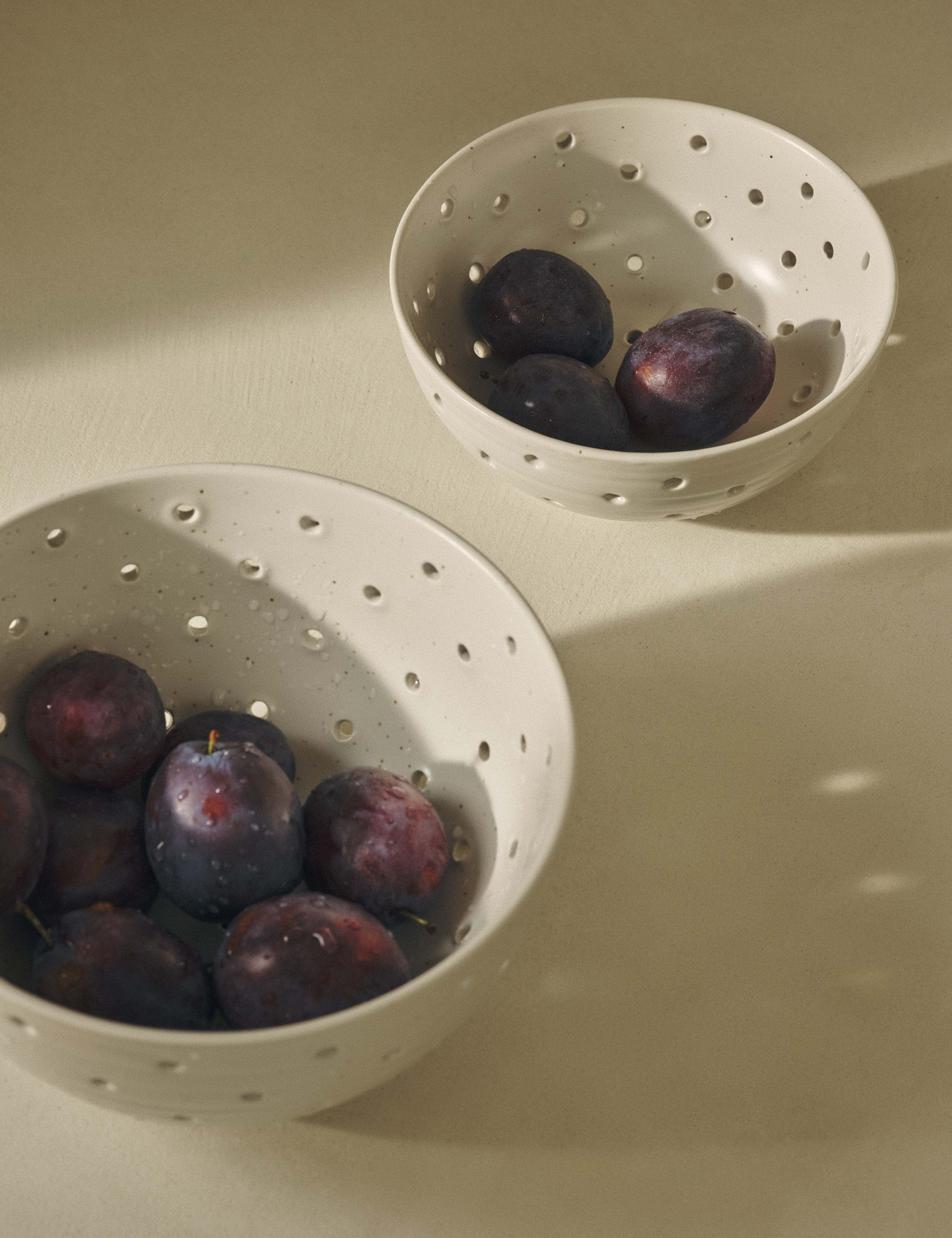Medium Berry Colander 5 of 5