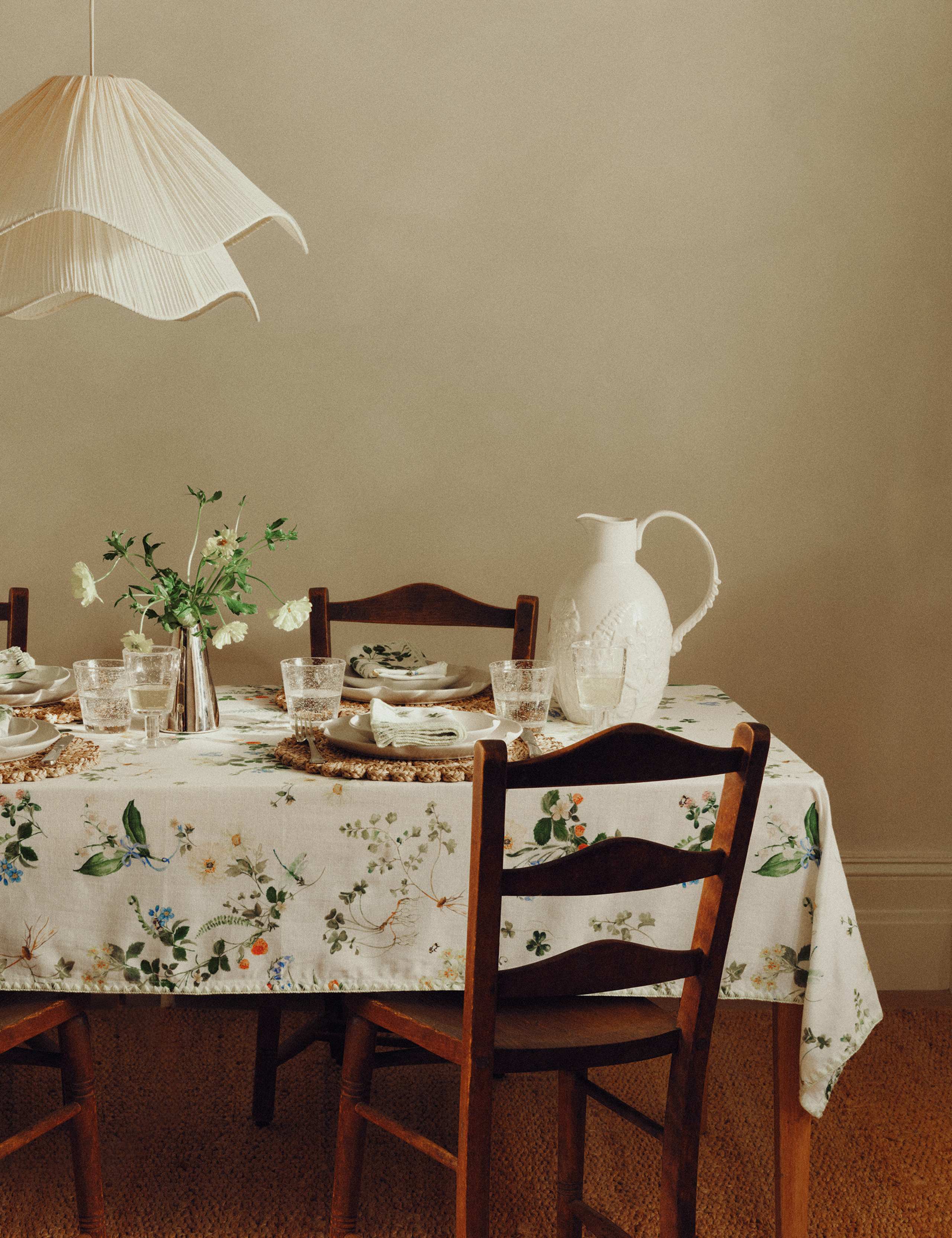 Cotton with Linen Floral Tablecloth 6 of 6