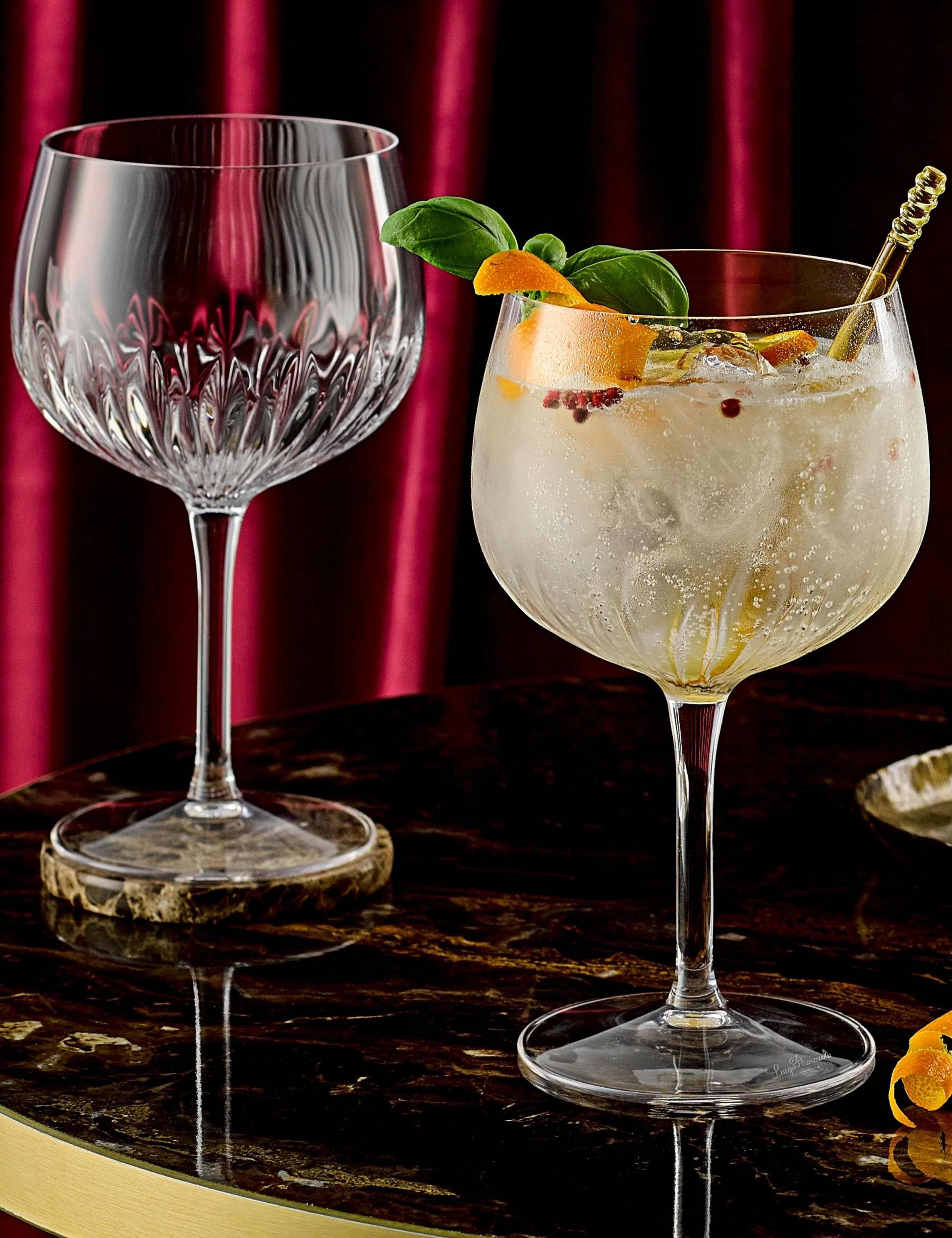 Set of 2 American Gin Glasses 2 of 4