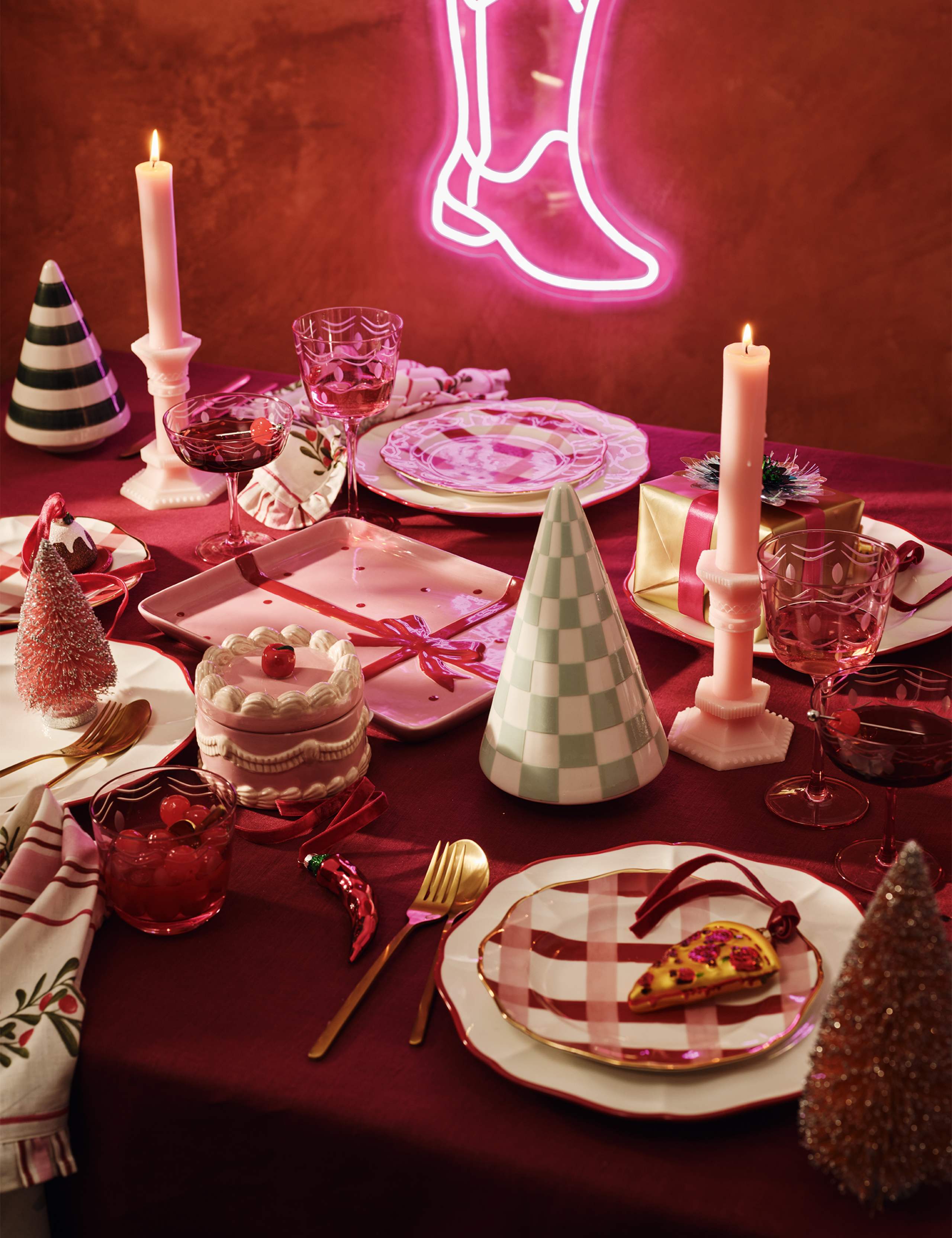 Set of 2 Retro Wine Glasses 6 of 6