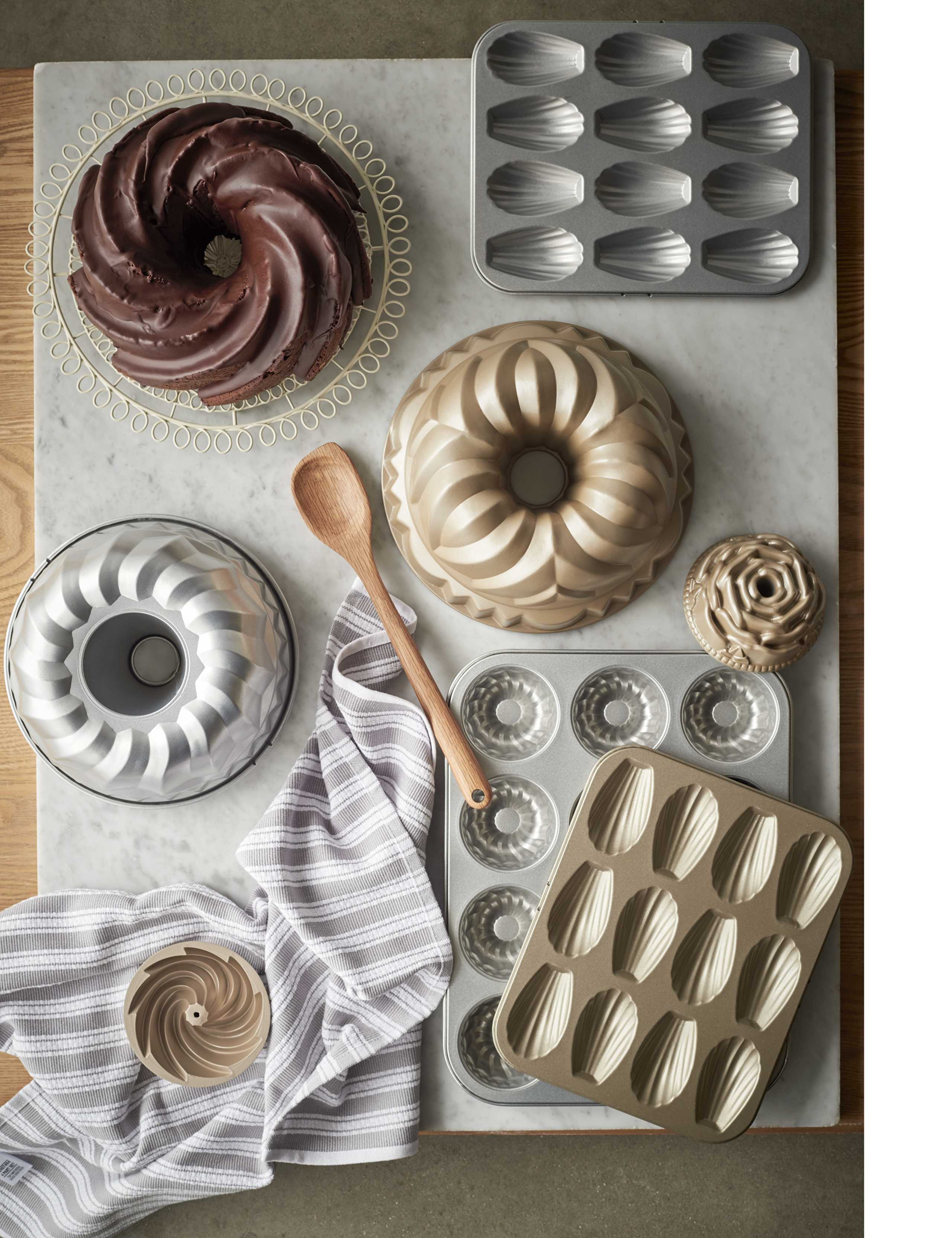 Non-Stick Madeleine Tin 3 of 3