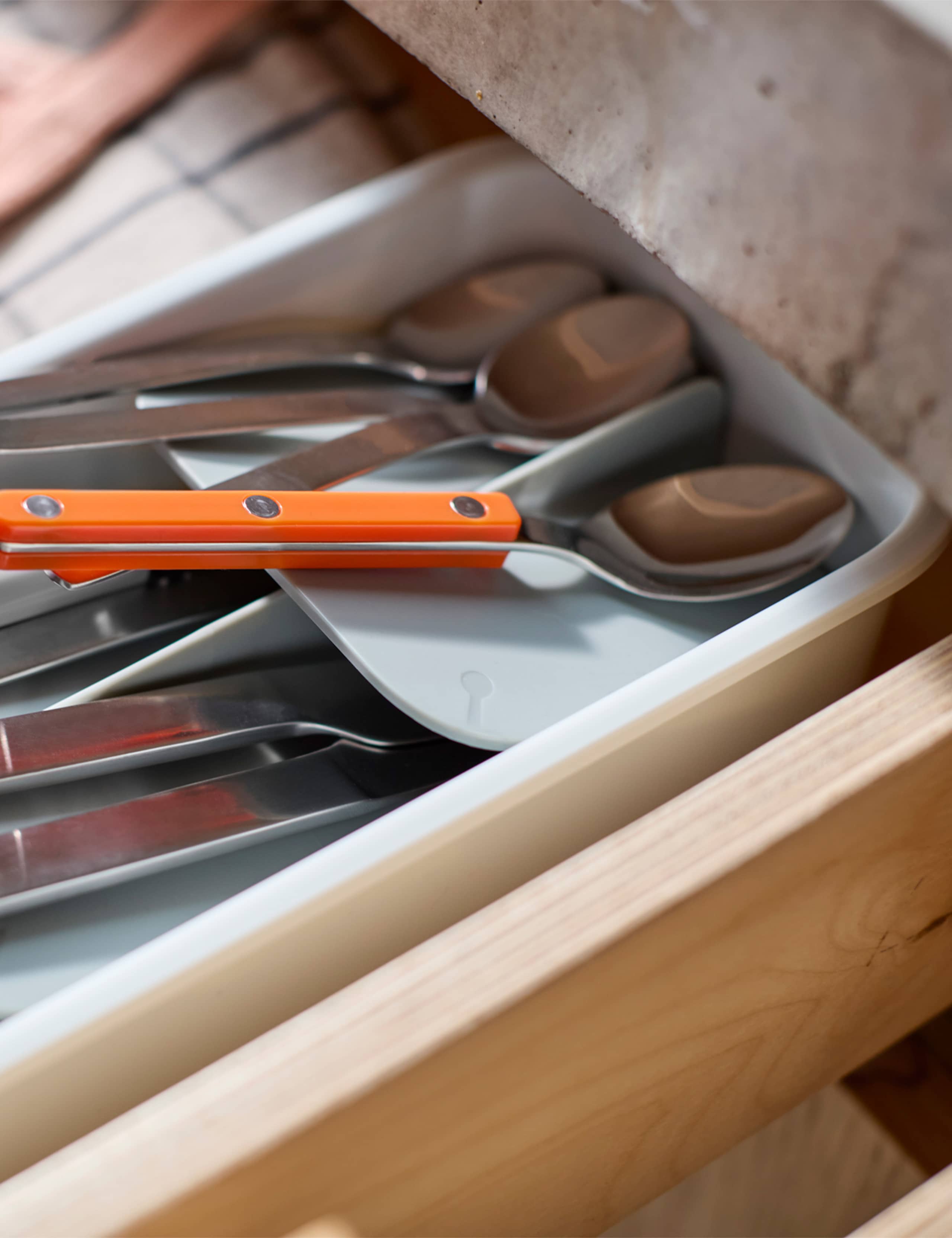 Compact Tiered Cutlery Holder 5 of 5