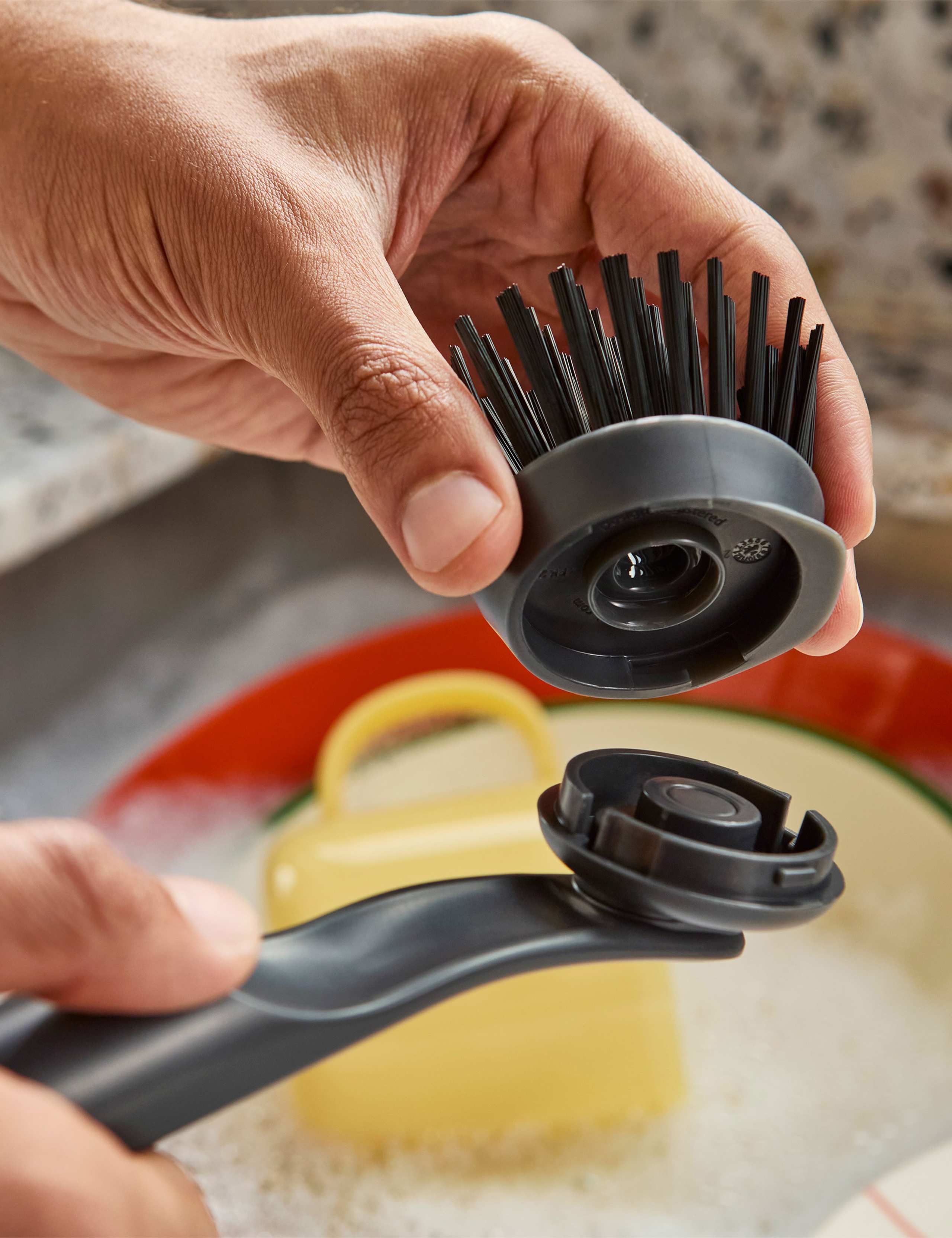 Dish Brush with Replacement Head 2 of 4