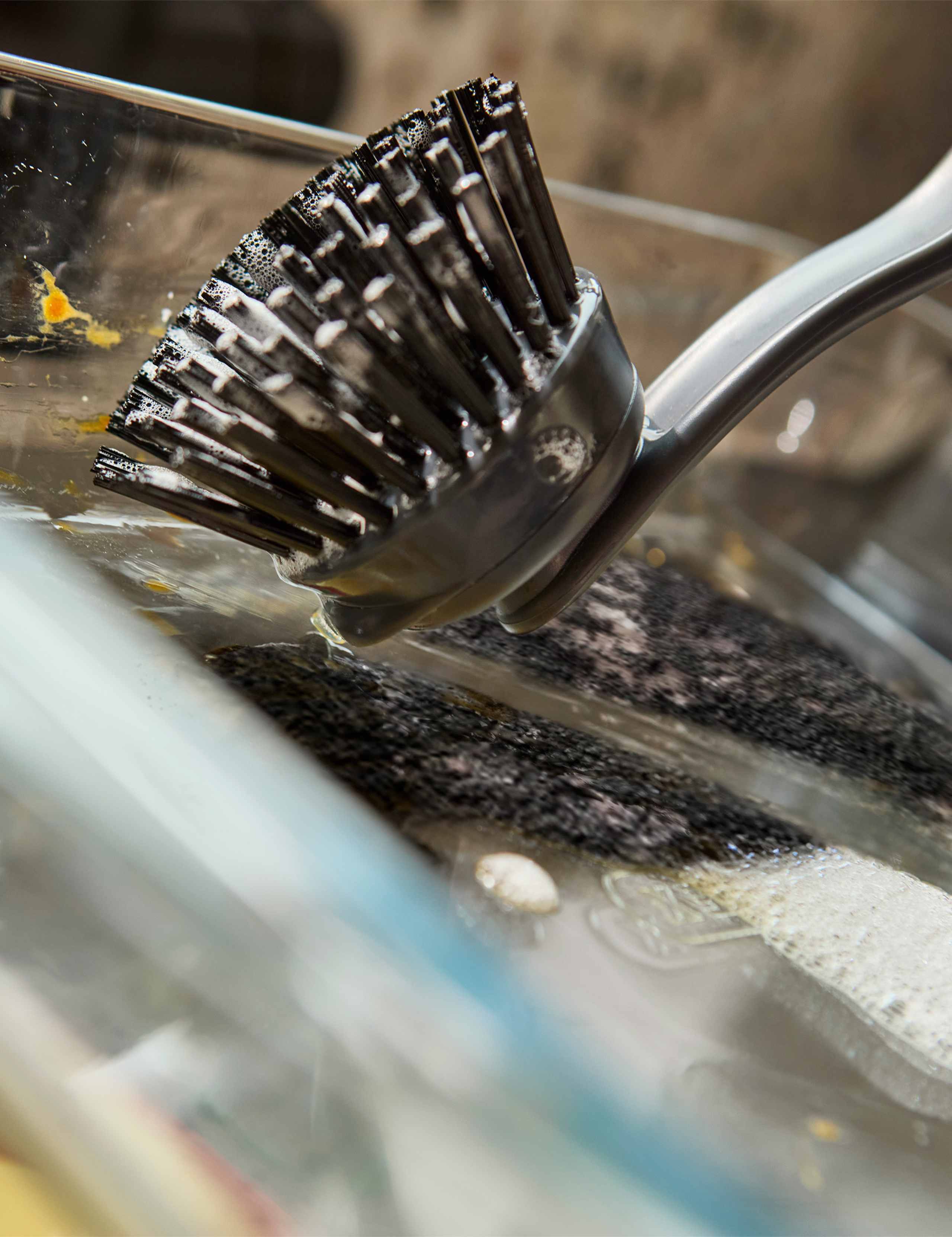 Dish Brush with Replacement Head 4 of 4