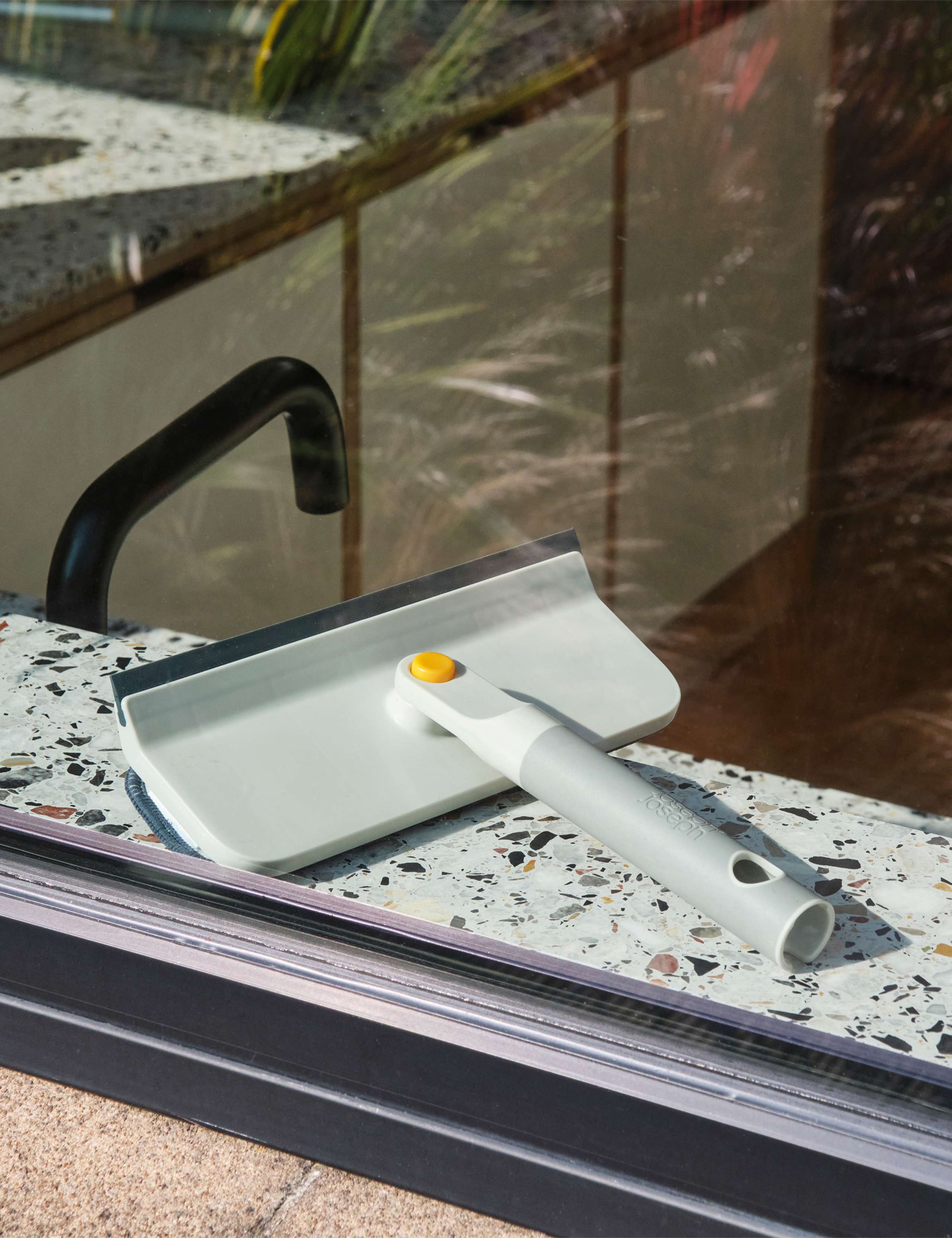 2 in 1 Glass Cleaning Squeegee 2 of 5