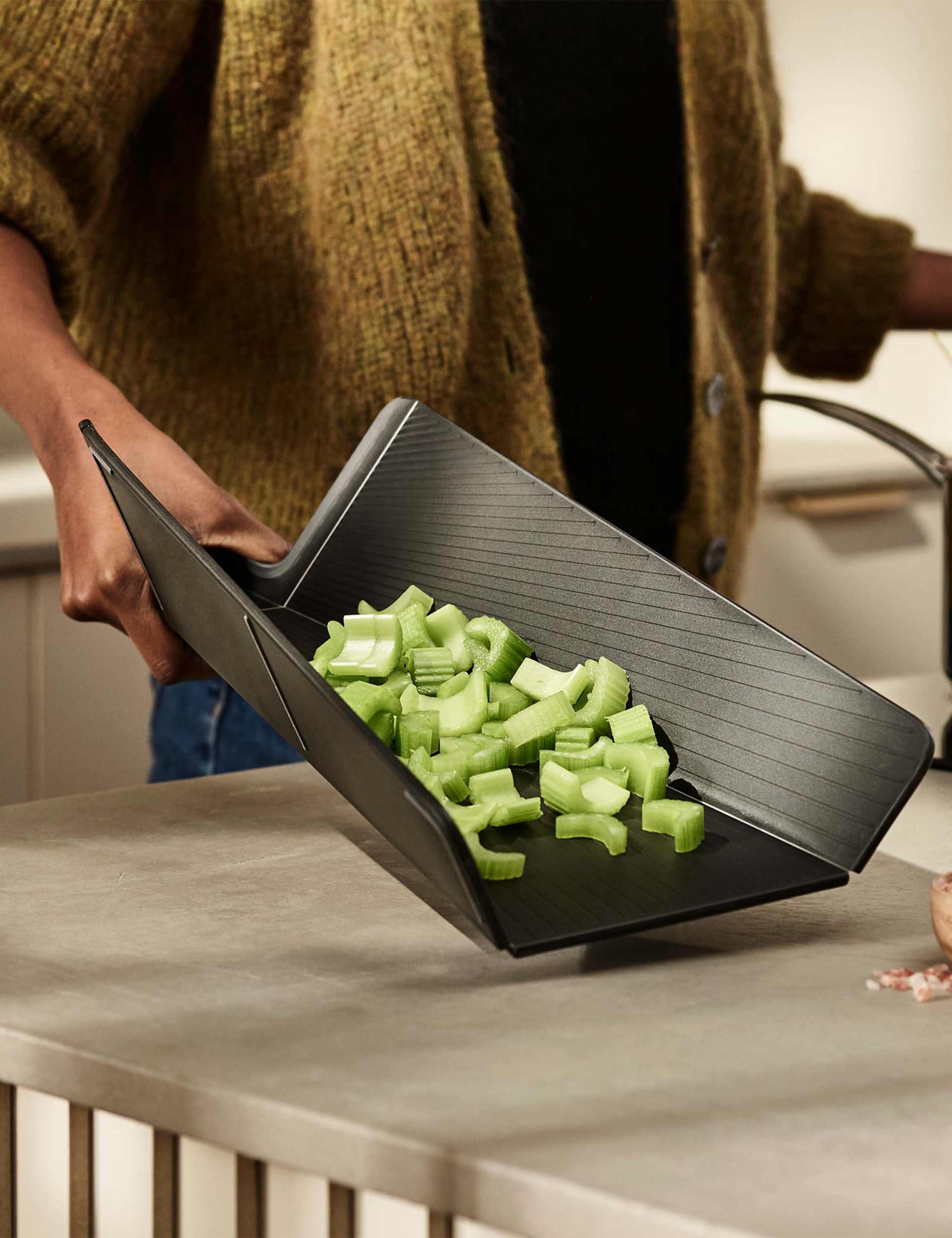 Chop2Pot™ Large Chopping Board 2 of 4