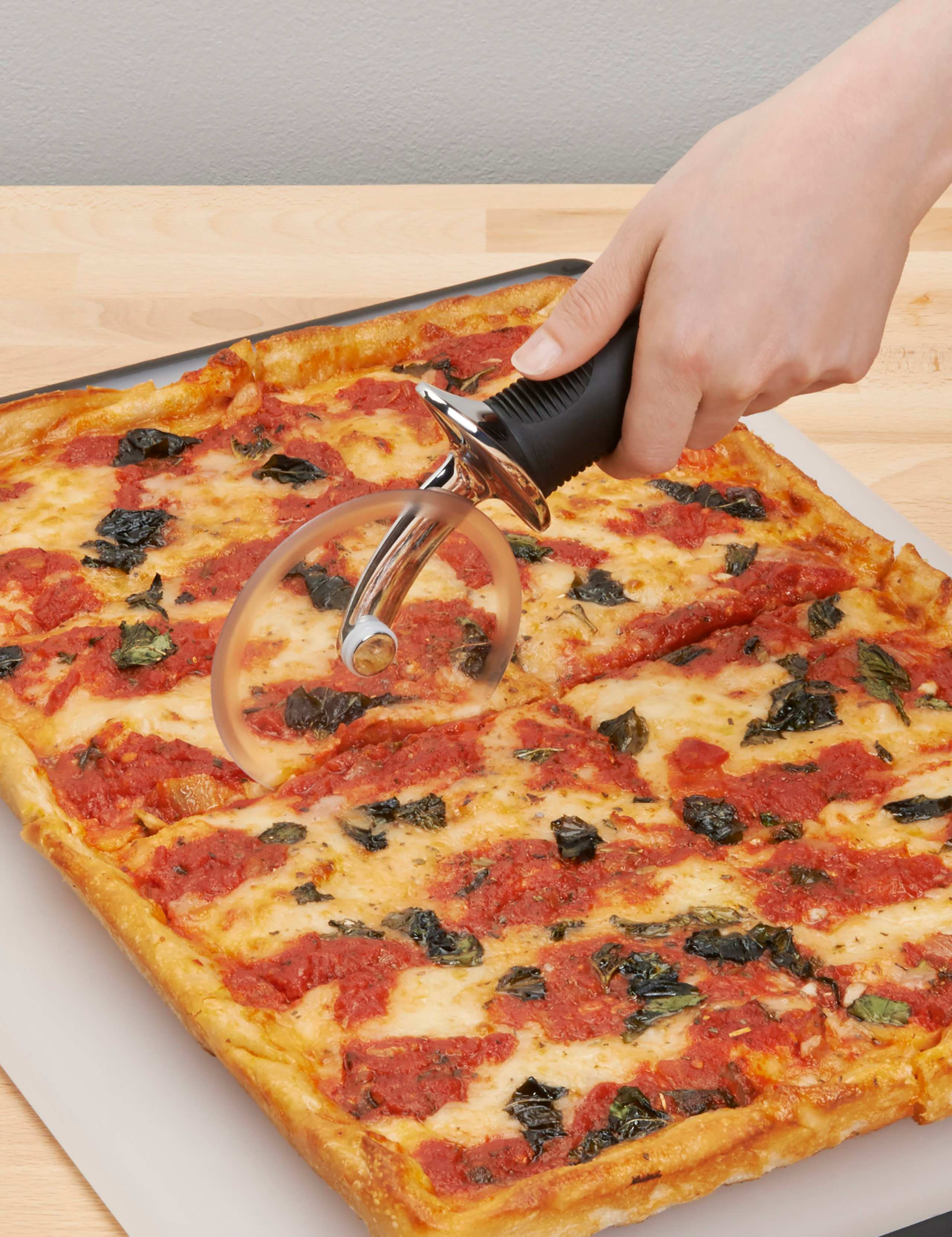 Good Grips Non-Stick Pizza Wheel 5 of 5