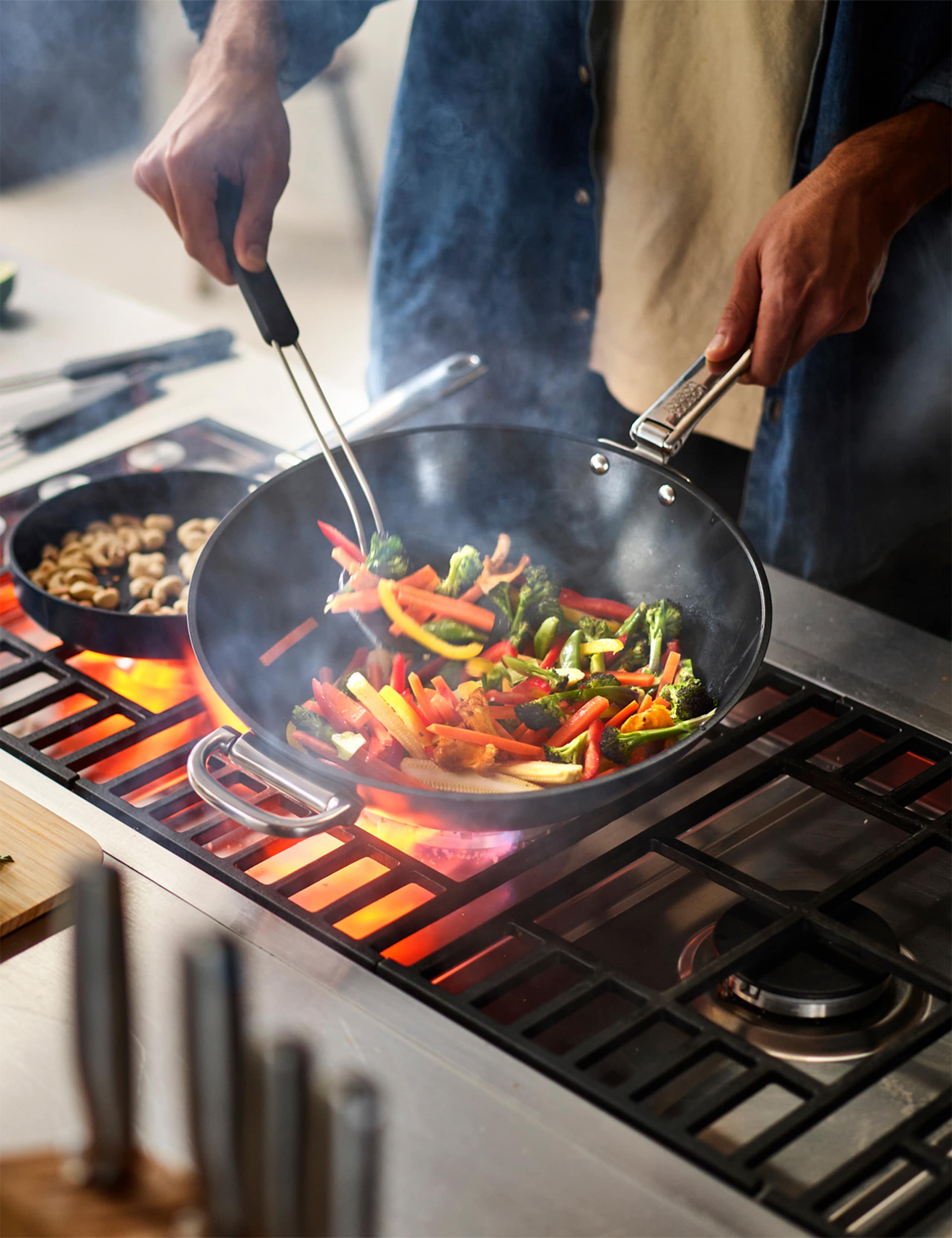 Space Ceramic 32cm Non-Stick Wok 3 of 7
