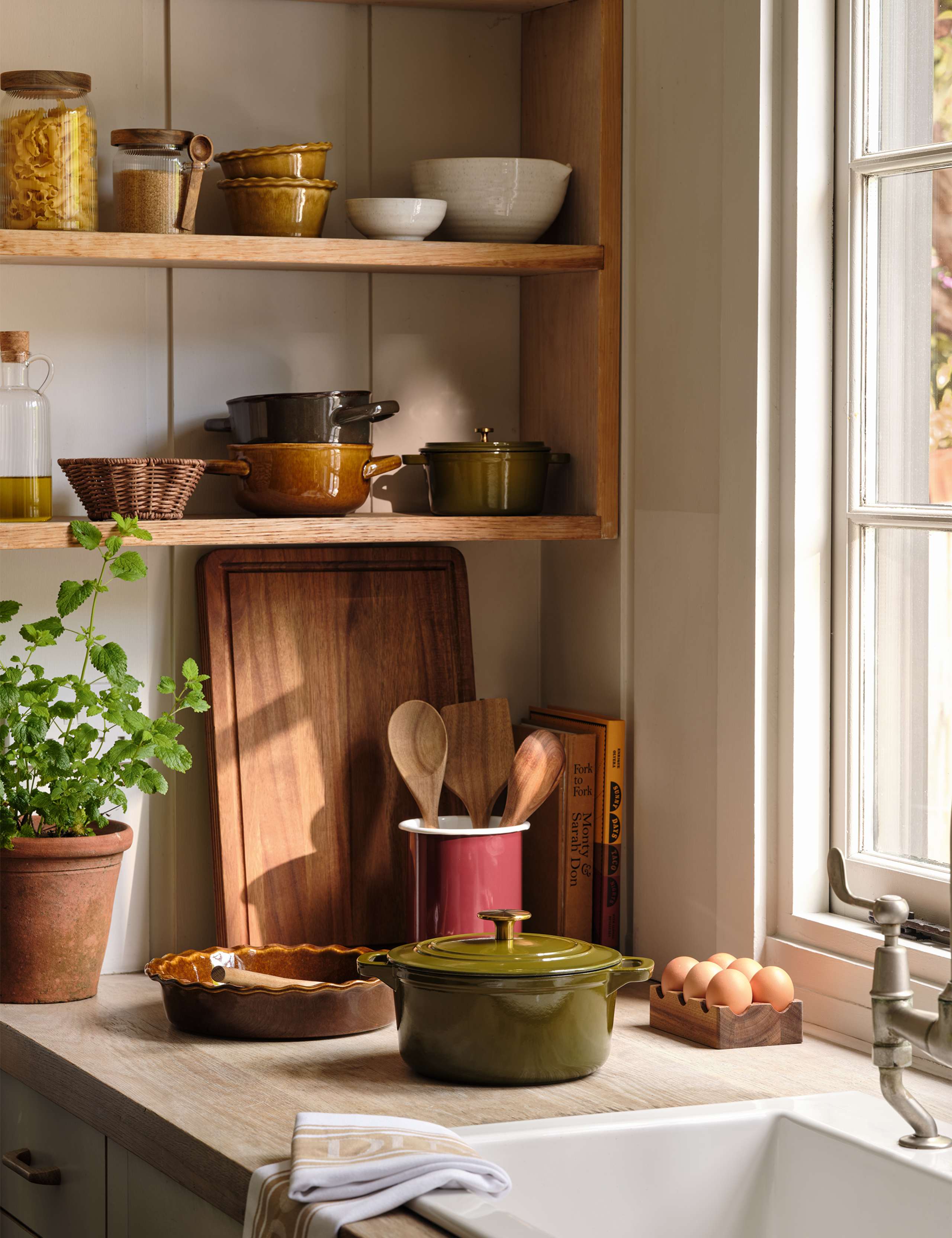 Enamel Utensil Pot 4 of 4