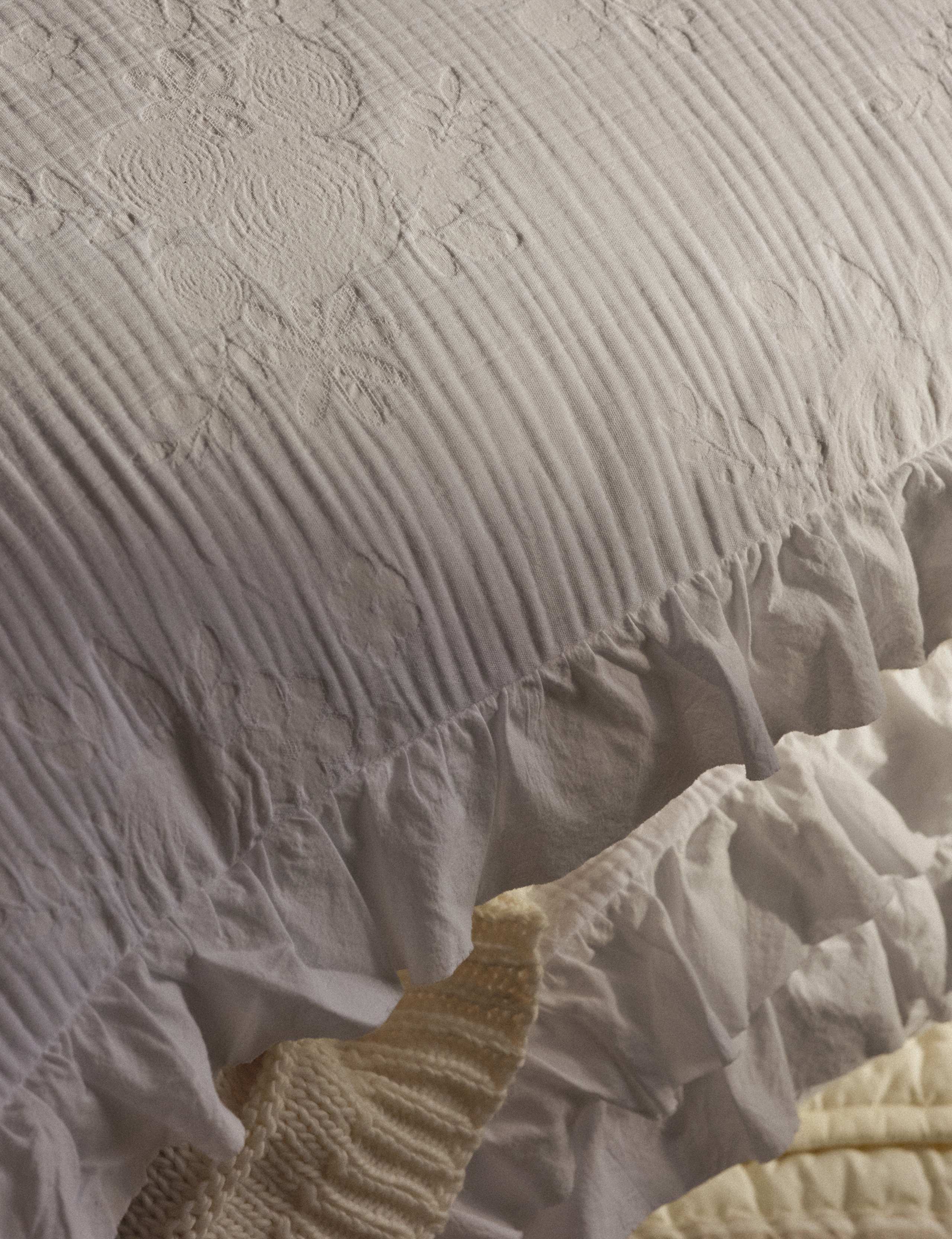 Pure Cotton Floral Jacquard Ruffle Bedding Set 6 of 6