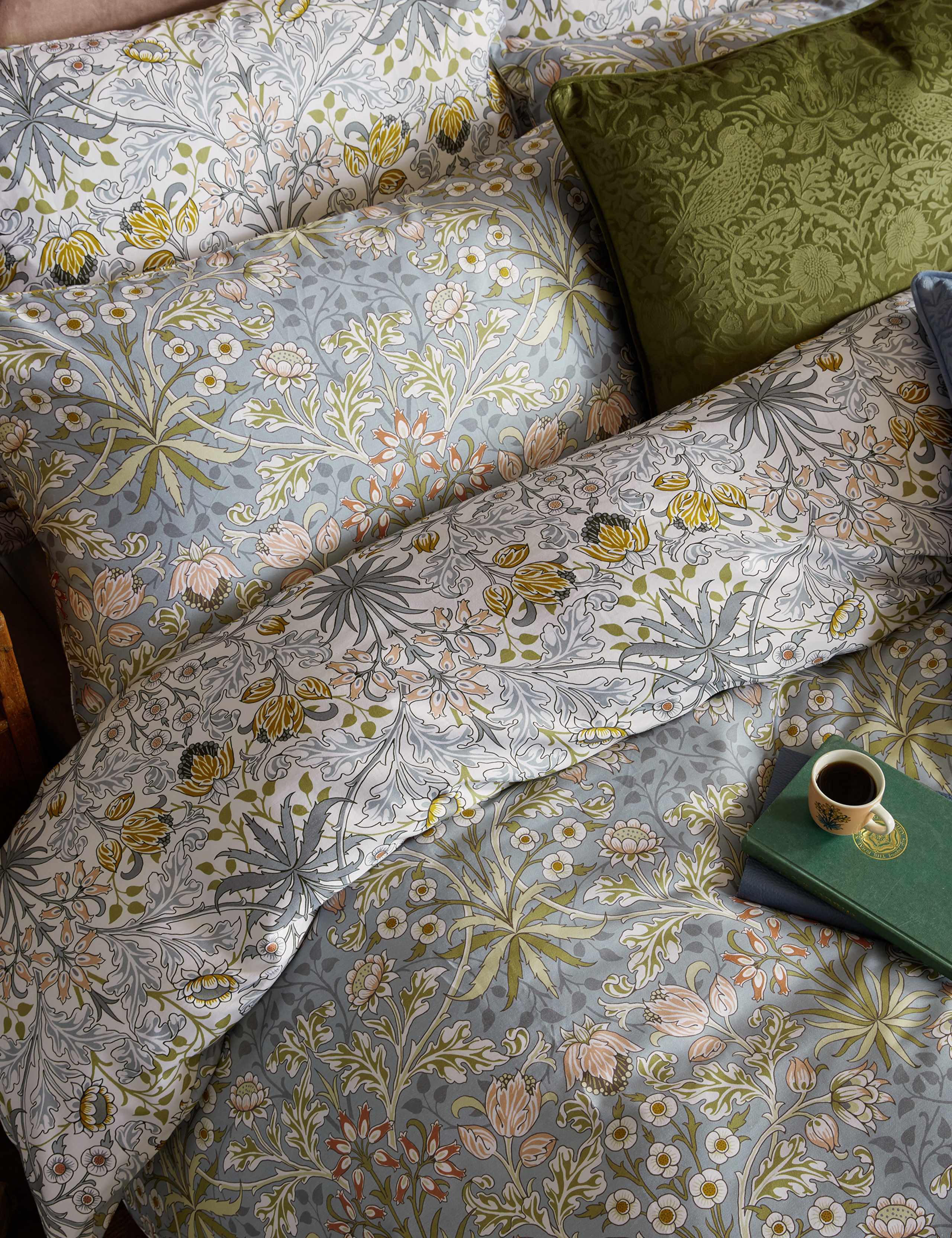 Pure Cotton Sateen Hyacinth Bedding Set 4 of 4