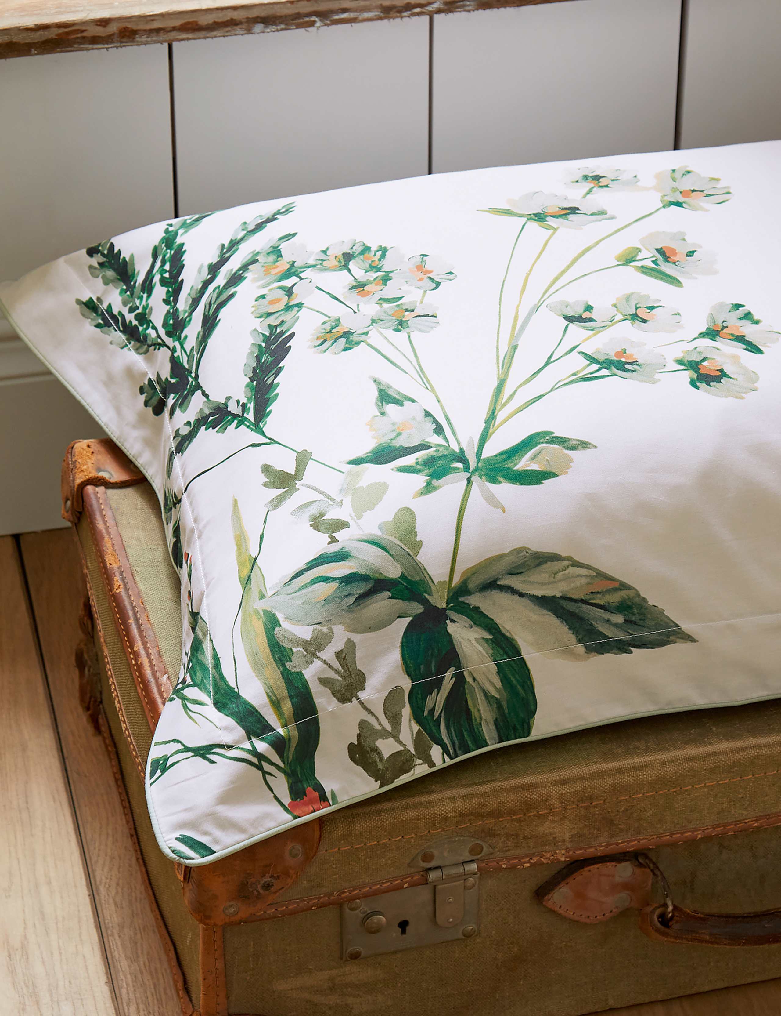 Pure Cotton Lakeside Floral Bedding Set 4 of 5