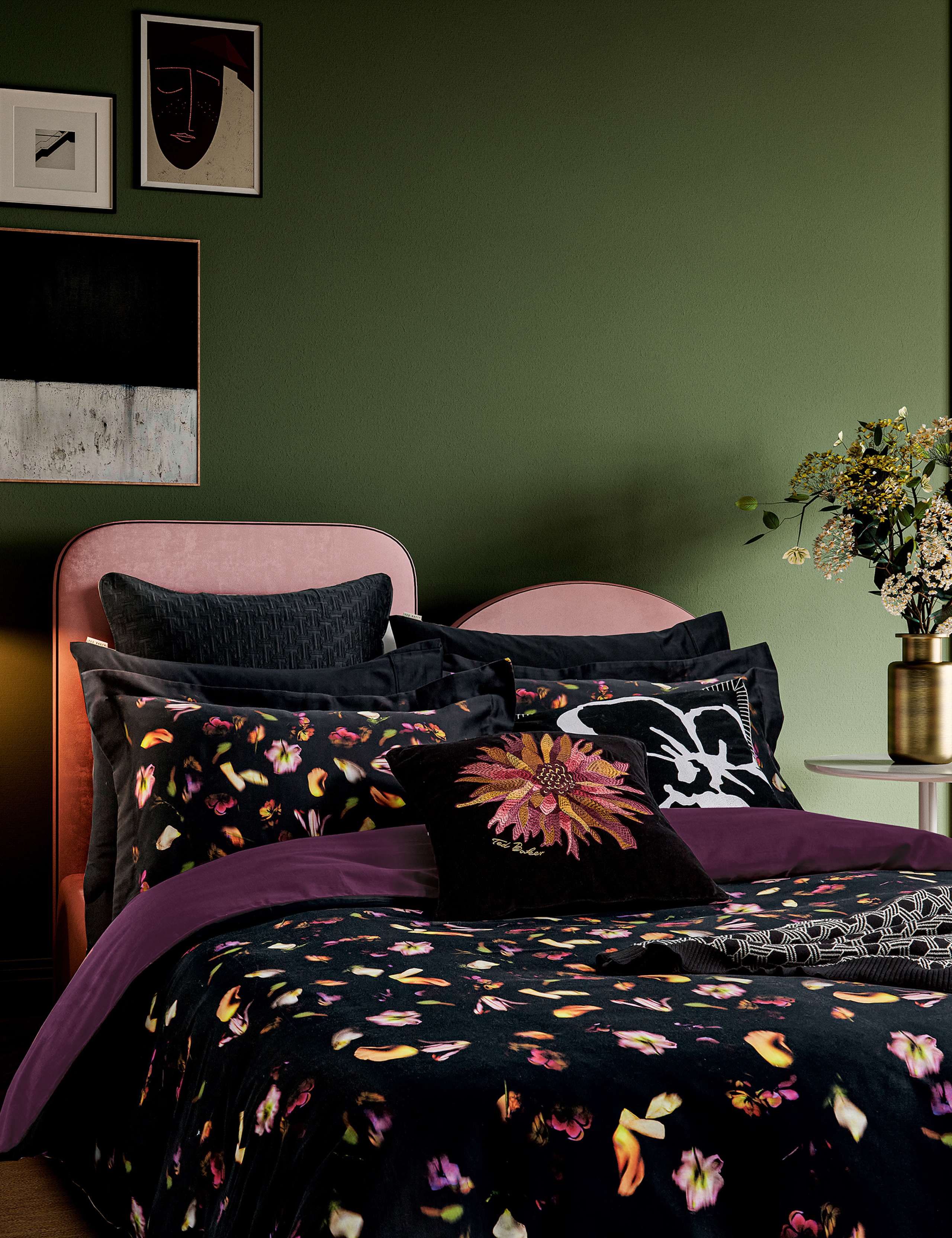 Pure Cotton Scattered Floral Bedding Set 3 of 5