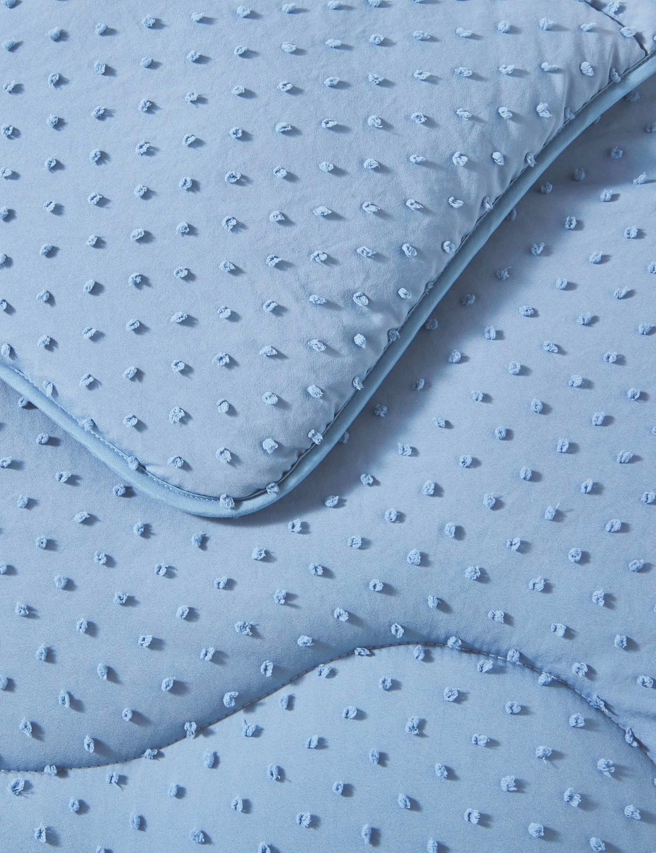 Tufted Dots 4.5 Tog Coverless Duvet 2 of 6