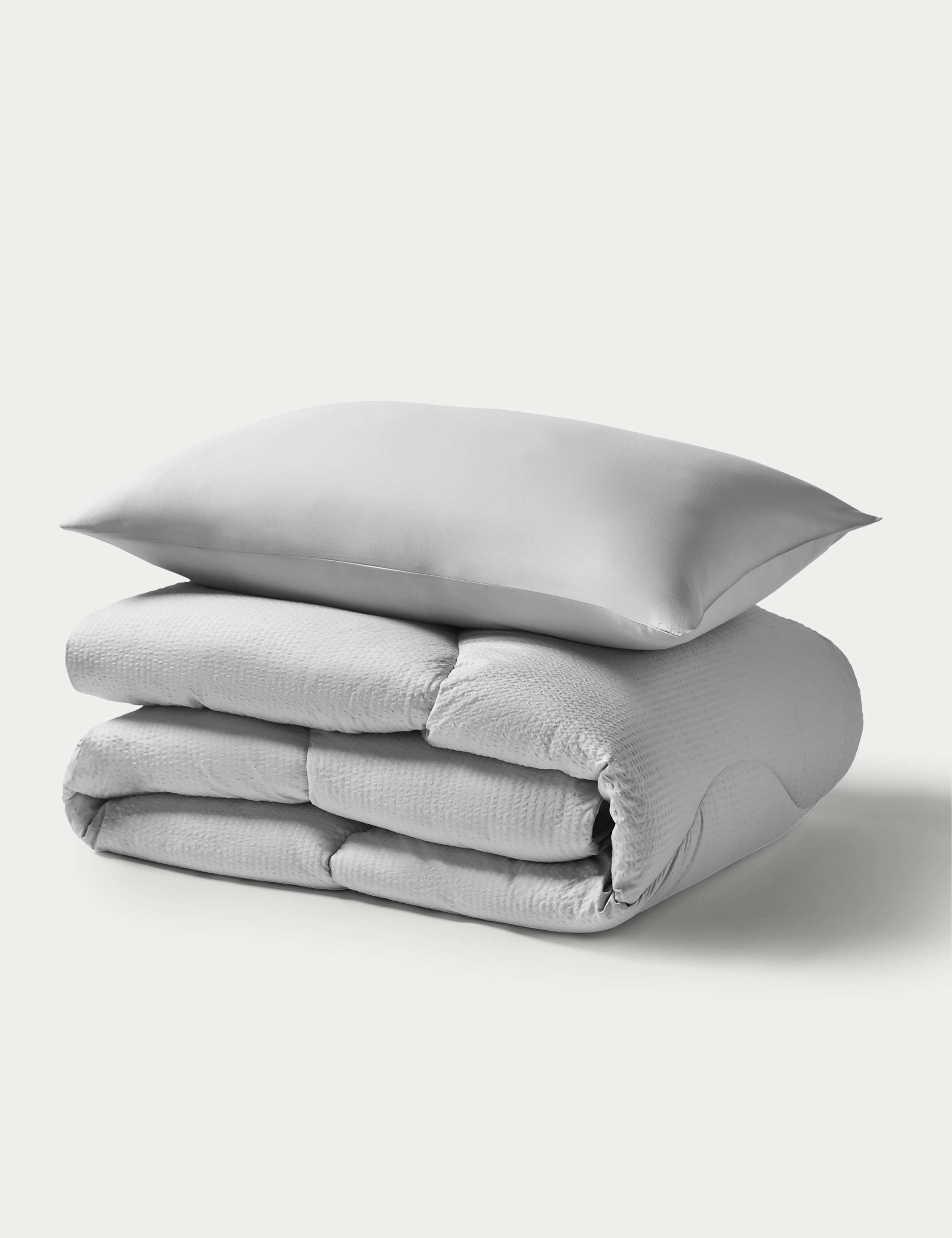 Seersucker 4.5 Tog Coverless Duvet Set 3 of 5