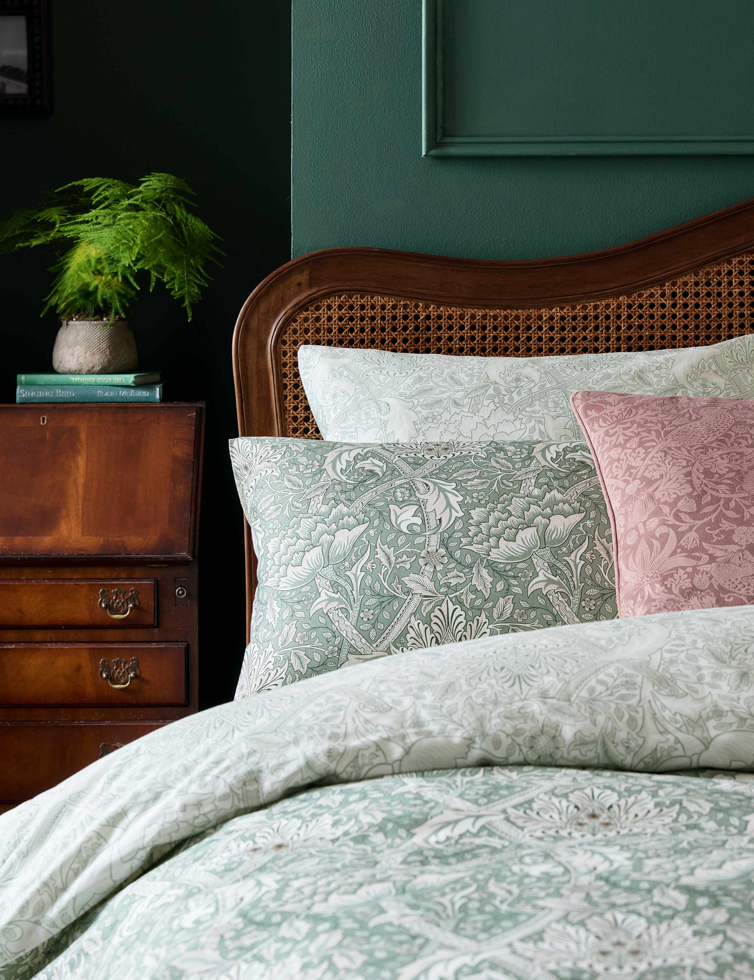 Pure Cotton Sateen Windrush Bedding Set 3 of 9