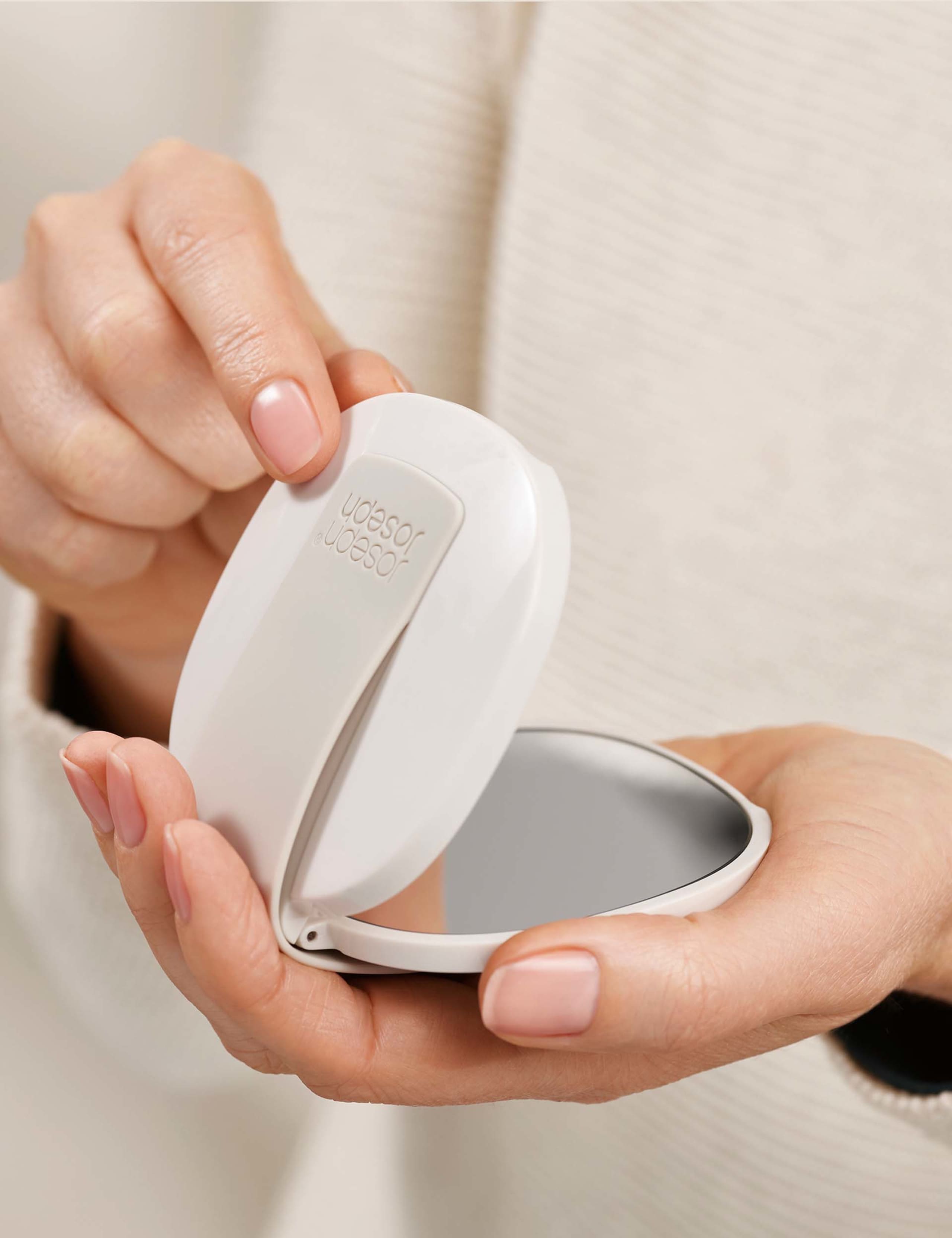 MakeMeUp Compact Mirror and Organiser 3 of 5