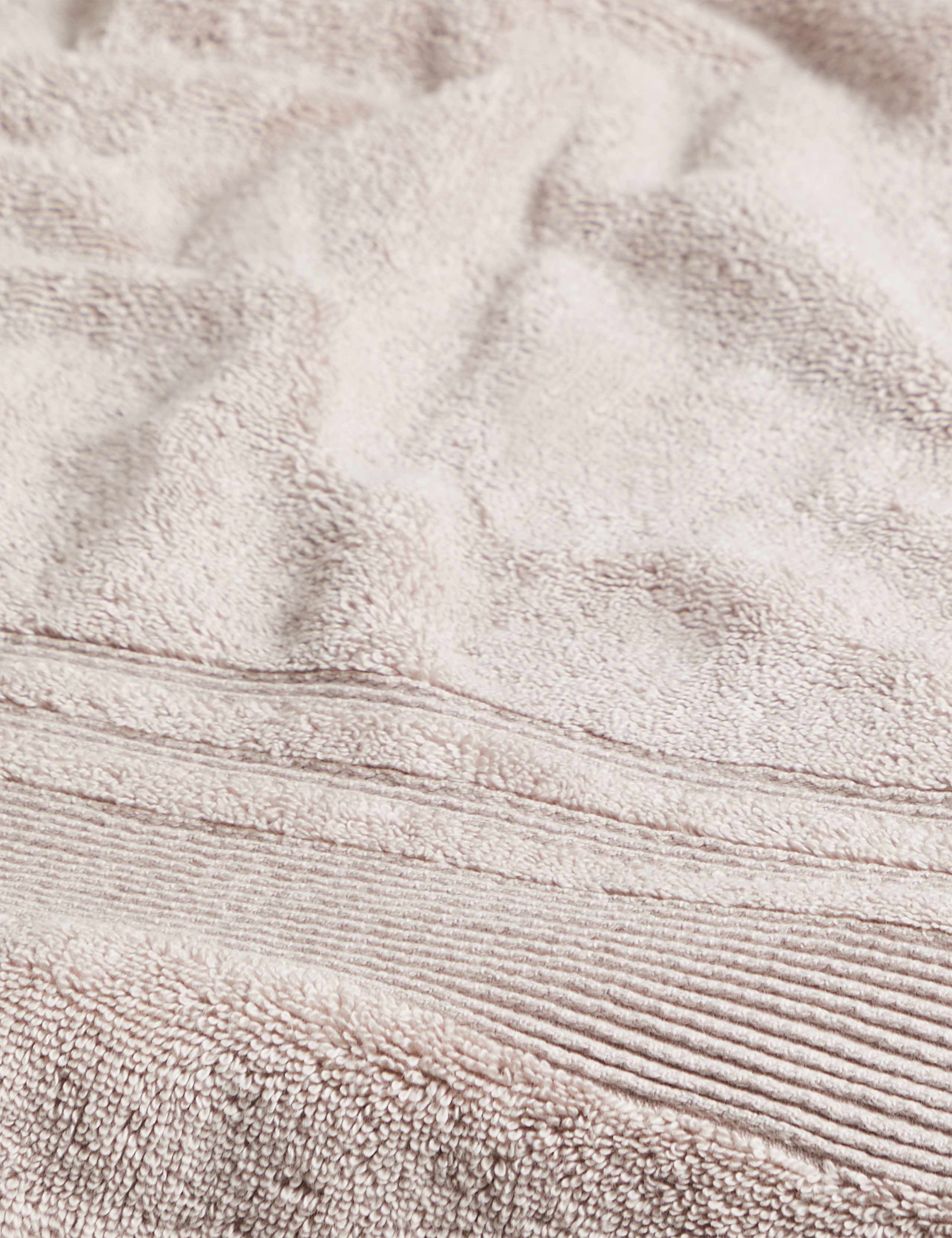Super Plush Pure Cotton Towel 4 of 5