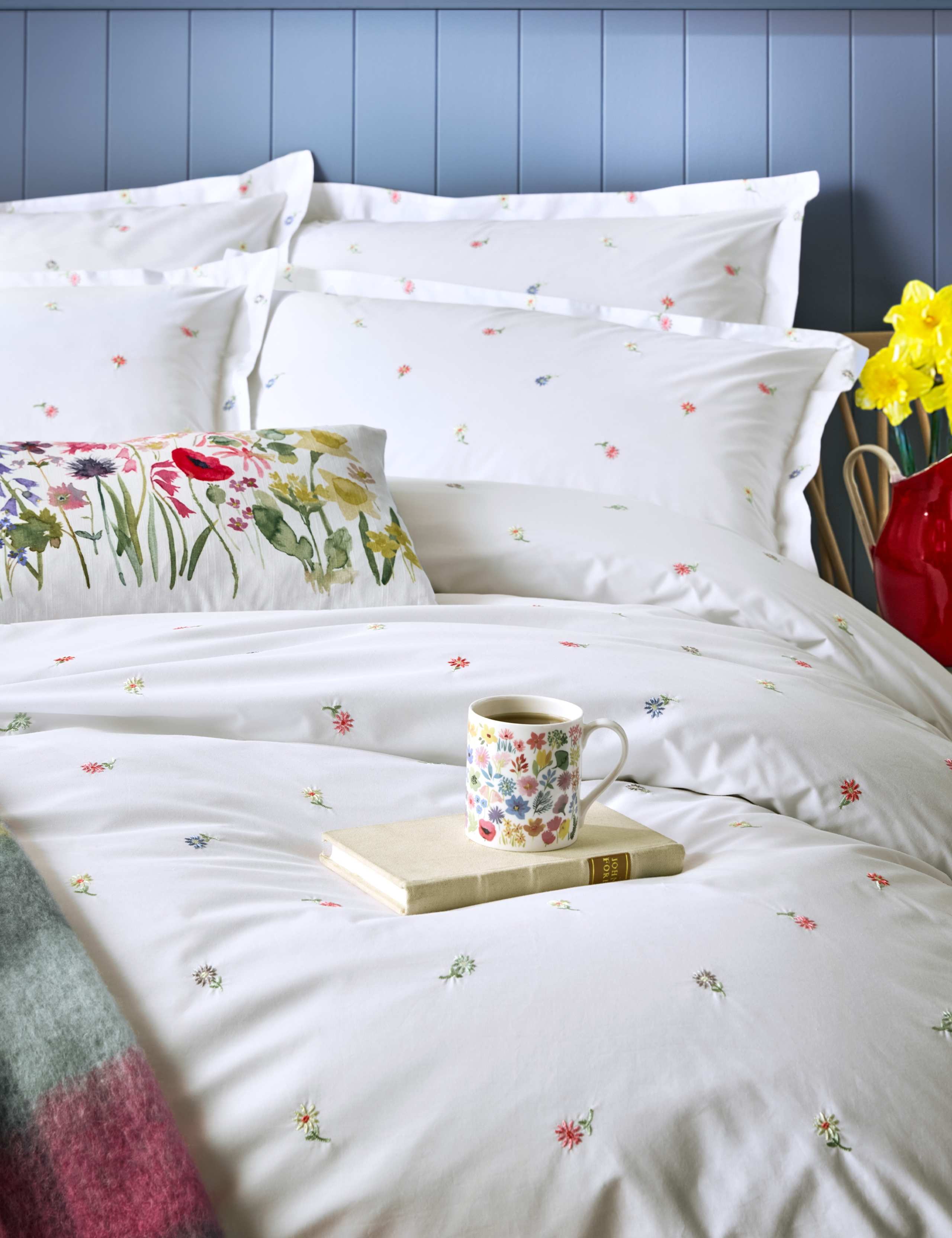 Pure Cotton Floral Embroidered Bedding Set 2 of 3