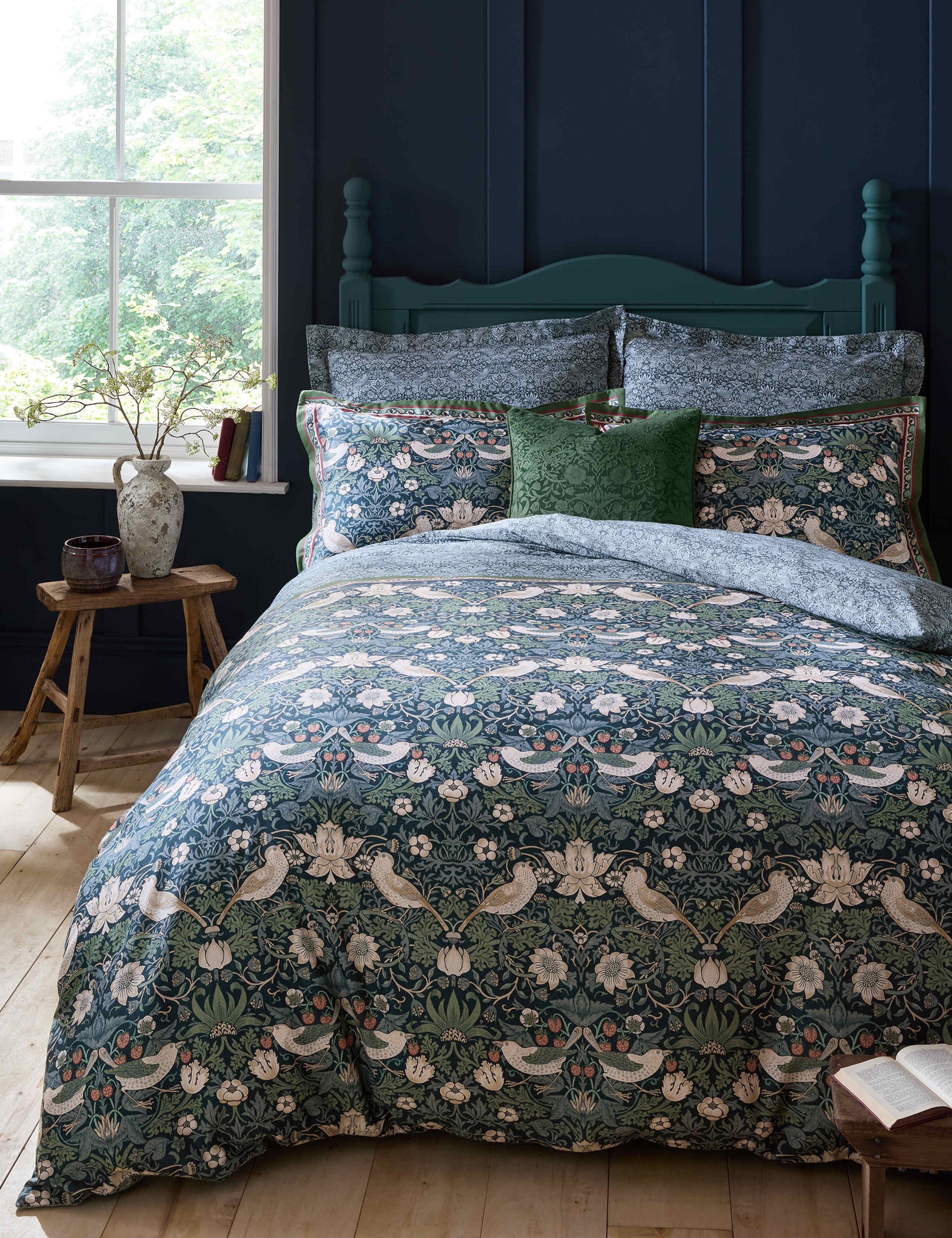 Midnight Strawberry Thief Bedding Set 1 of 4