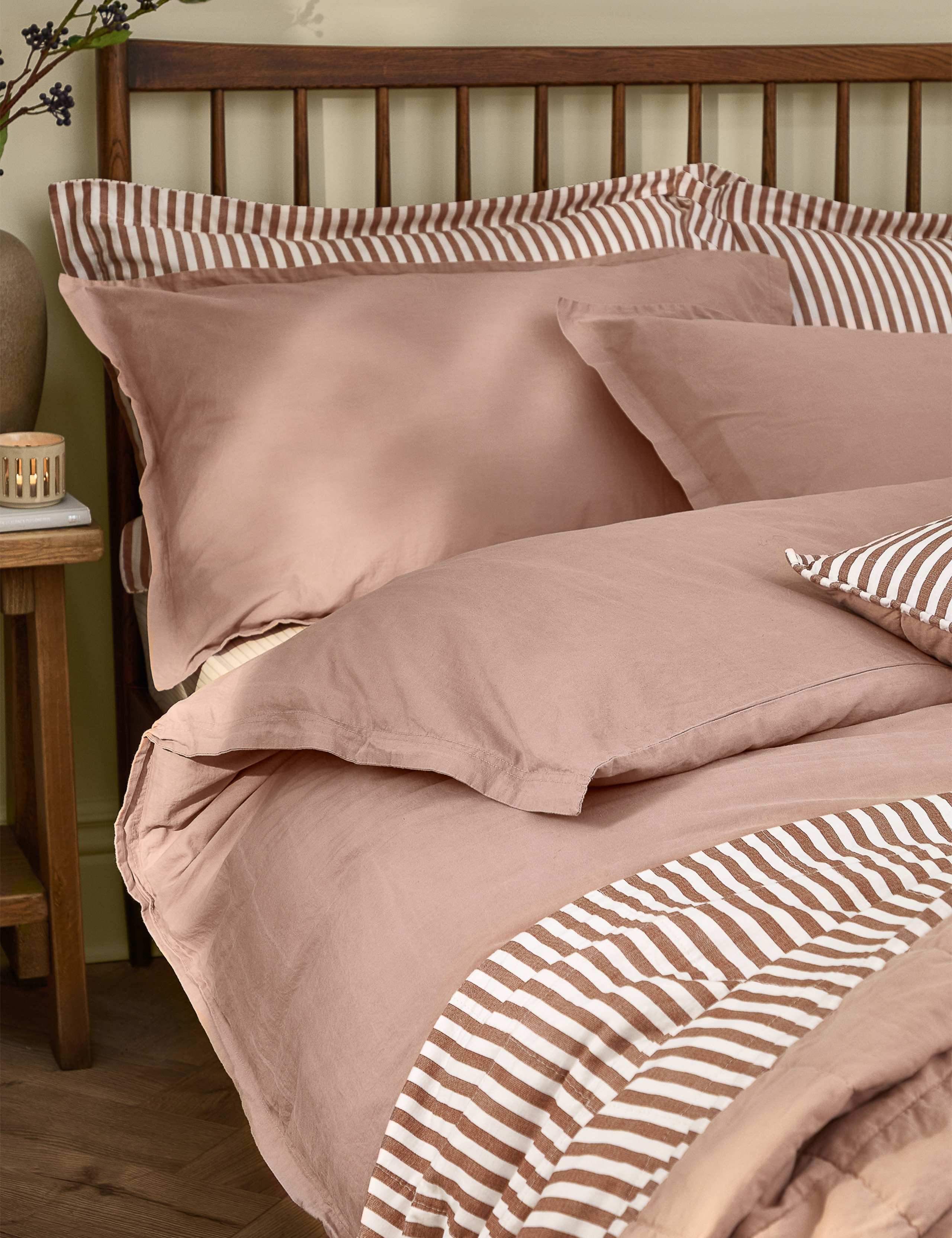 Pure Cotton Hebden Washed Pillowcase 2 of 3