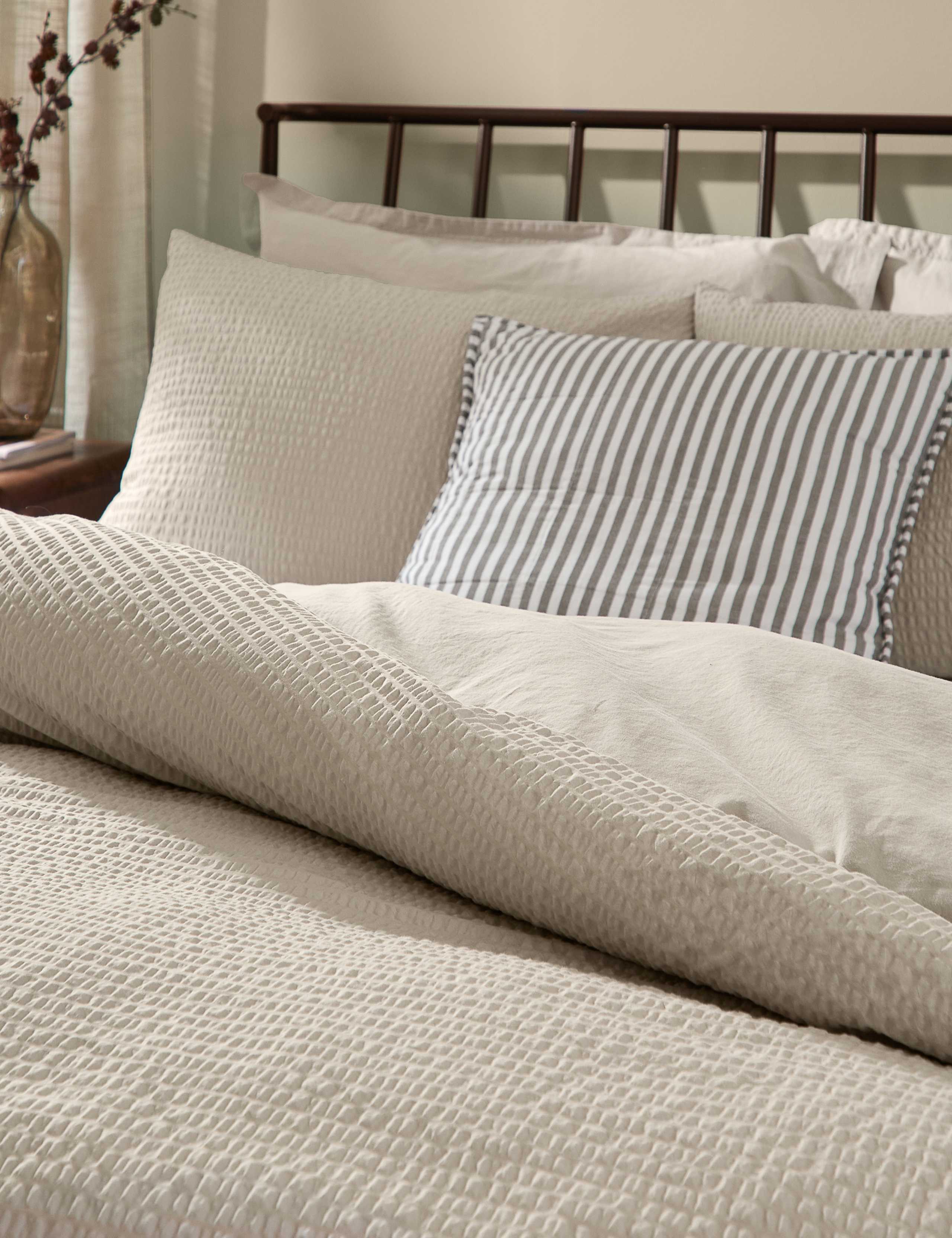 Hebden Pure Cotton Seersucker Bedding Set 2 of 3