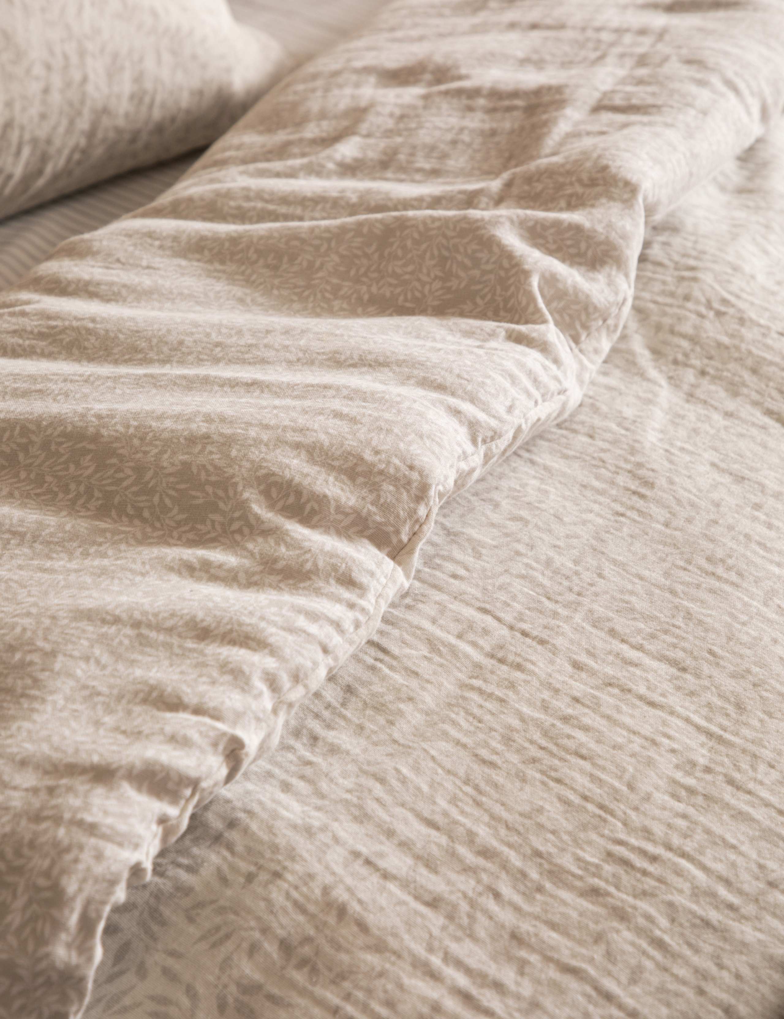Perrie Leaf Pure Cotton Muslin Bedding Set 5 of 5