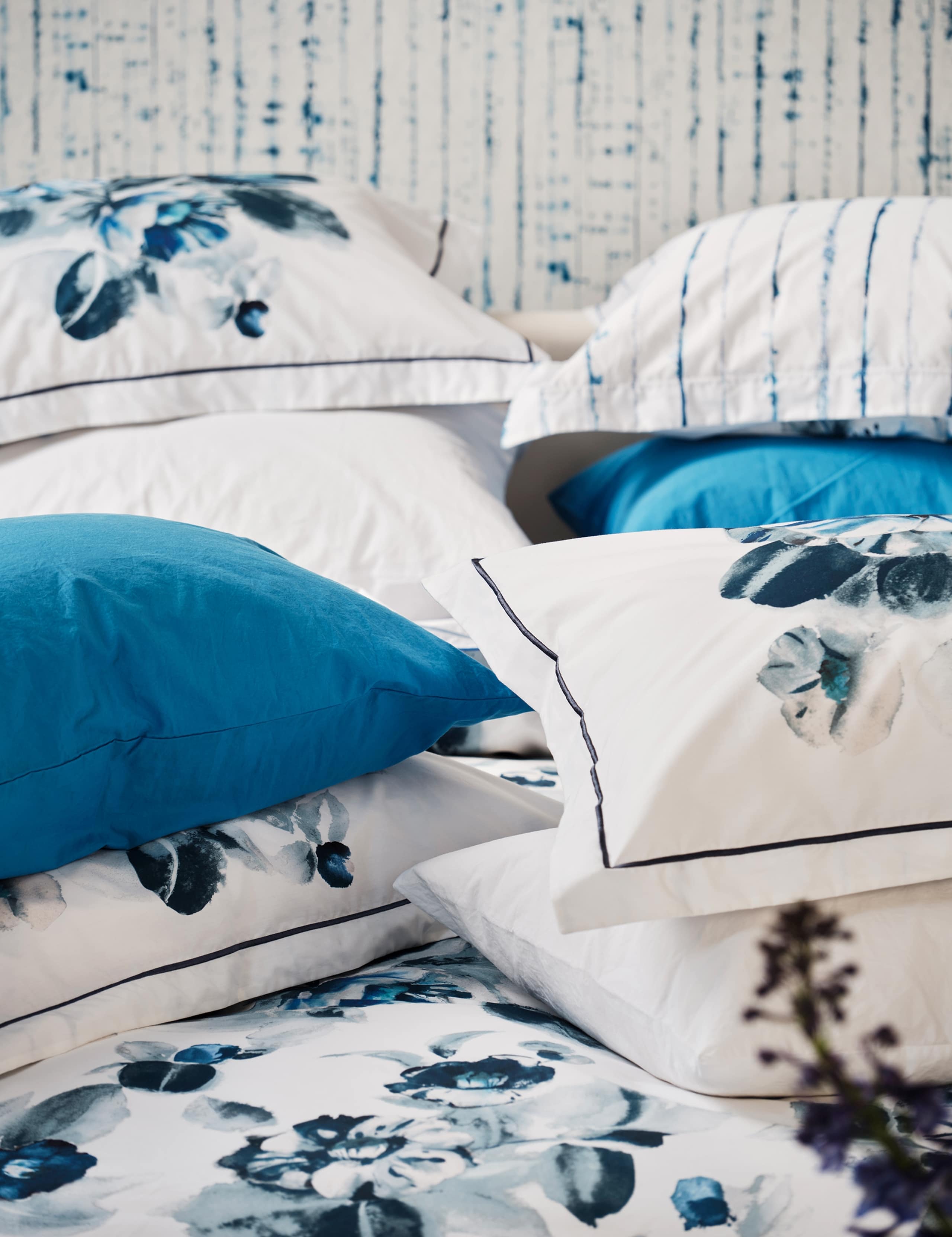 2 Pack Pure Cotton Indigo Flower Pillowcases 4 of 5