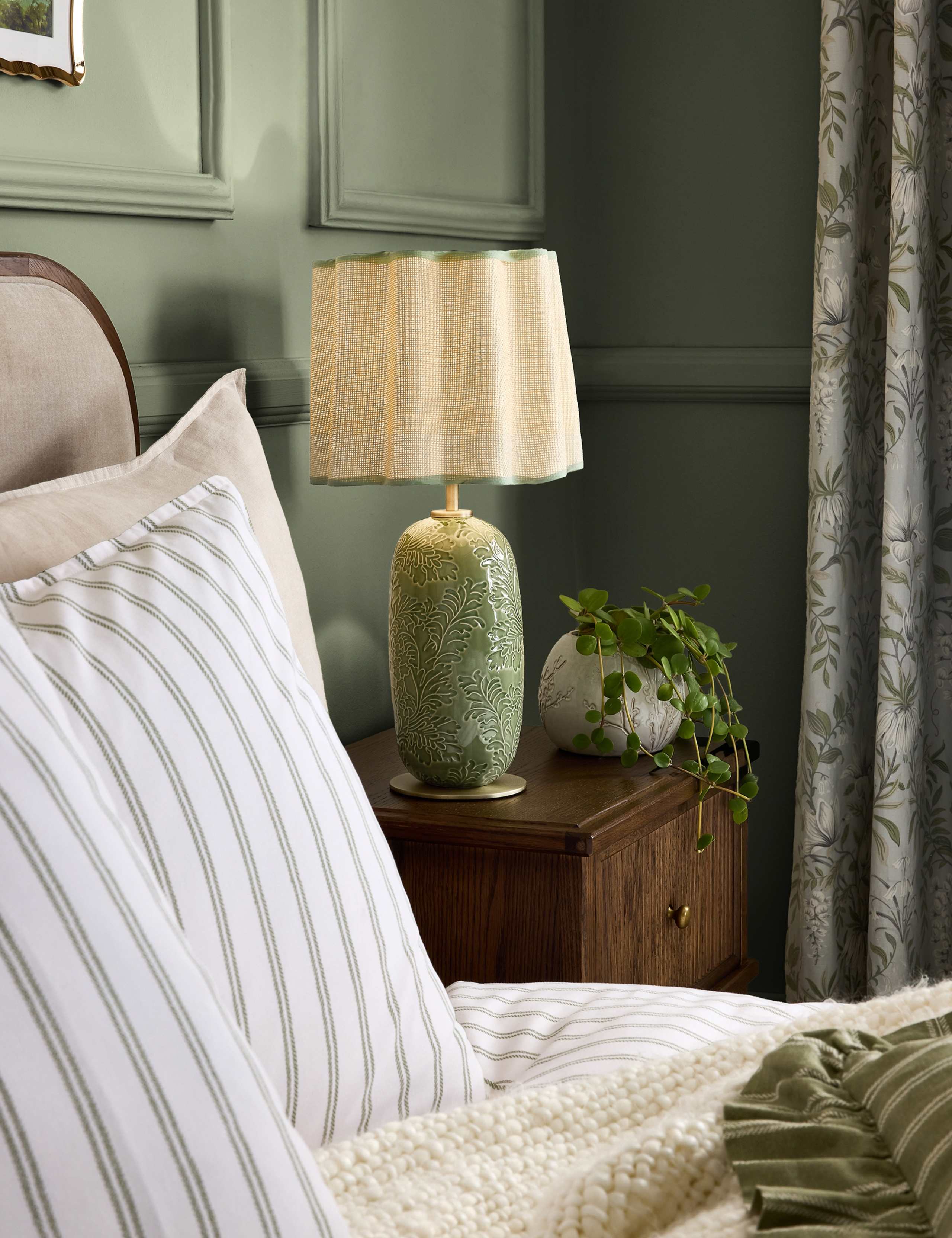 Silchester Table Lamp 1 of 6