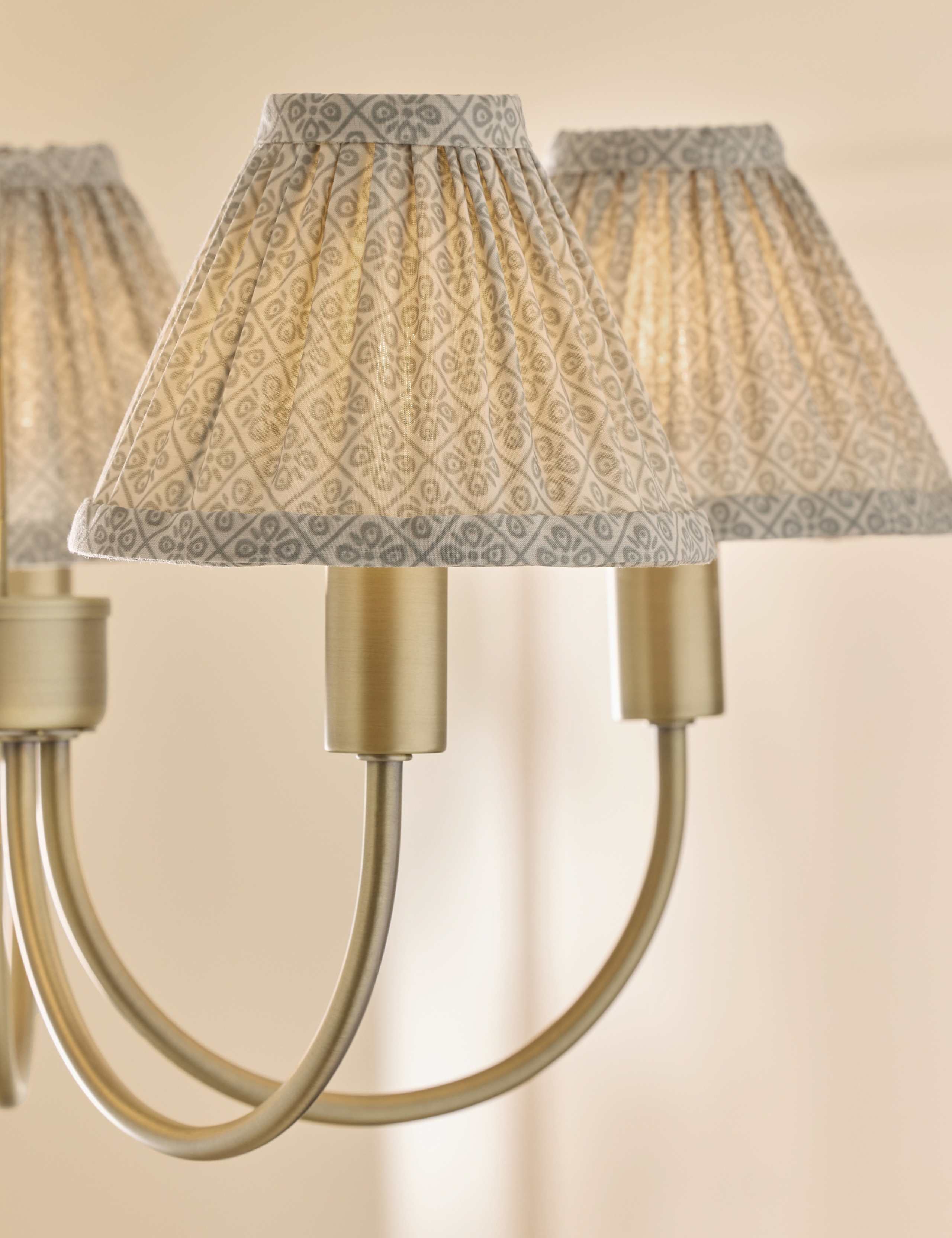 Willowbrook Metal 5 Arm Pendant Light 3 of 6