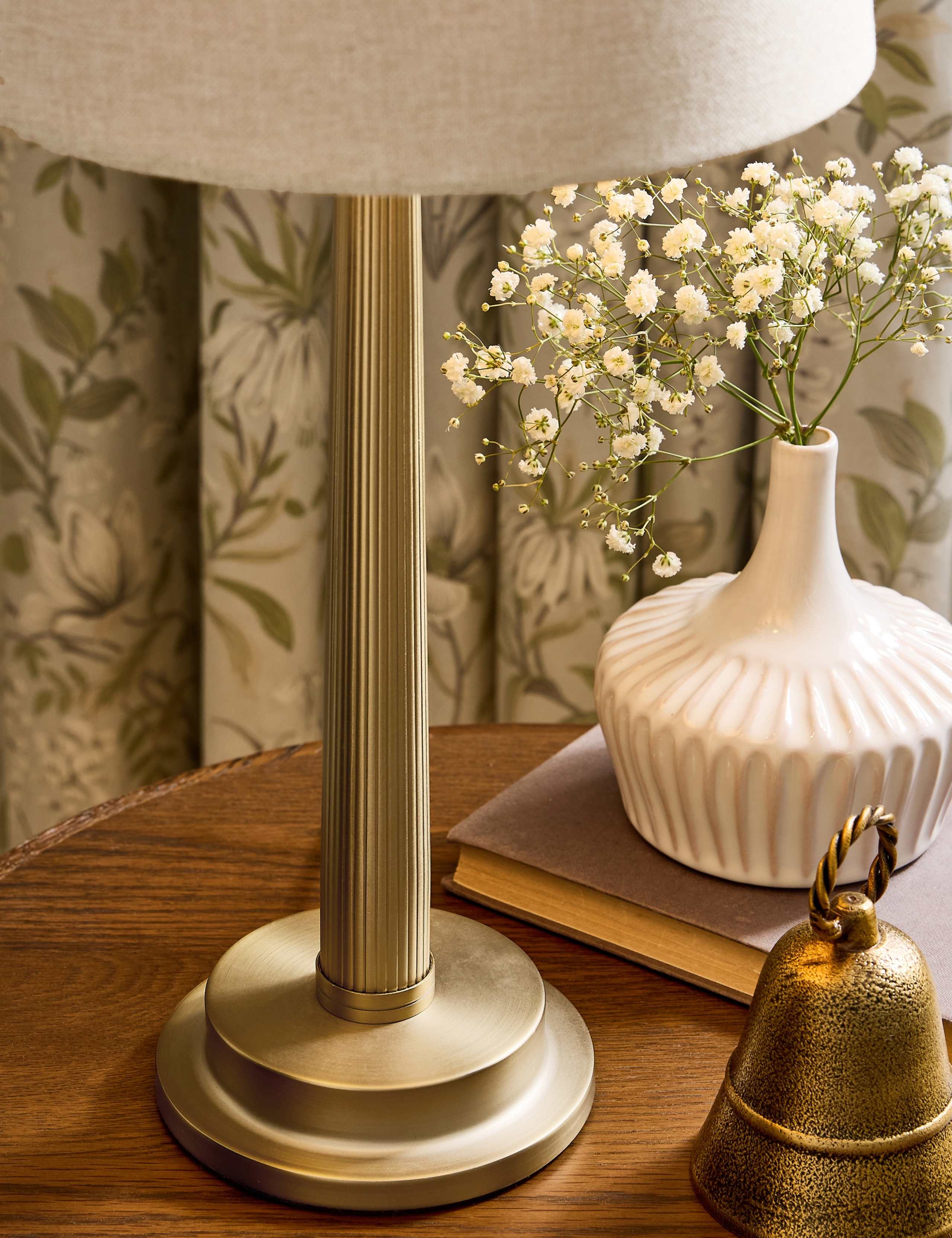 Sullivan Metal Ribbed Table Lamp 4 of 5