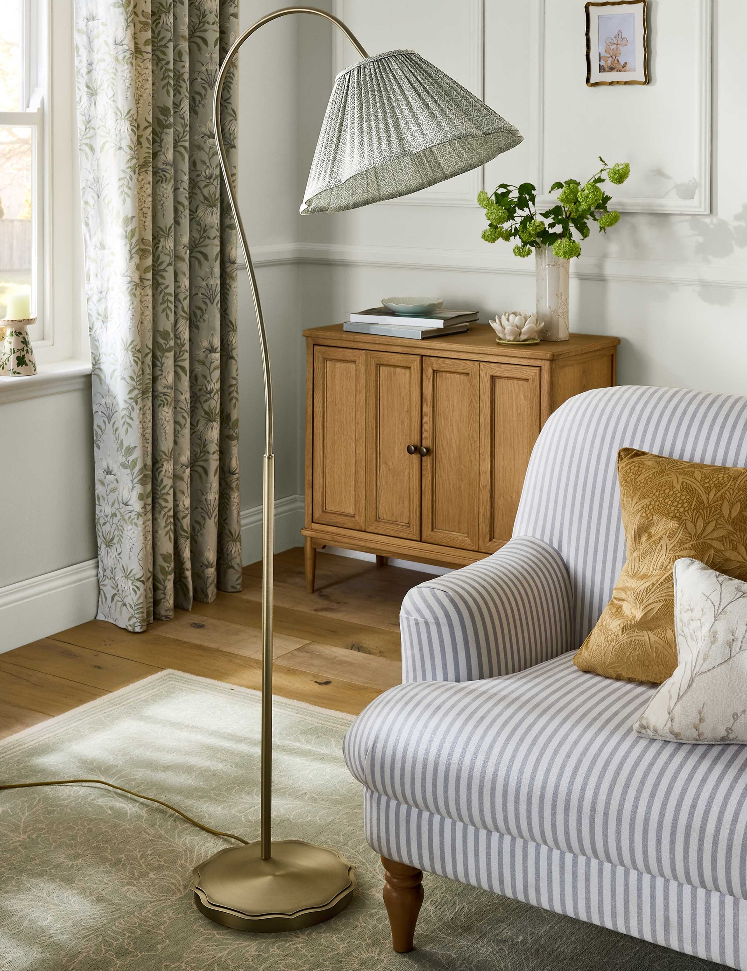 Willowbrook Metal Floor Lamp 6 of 6