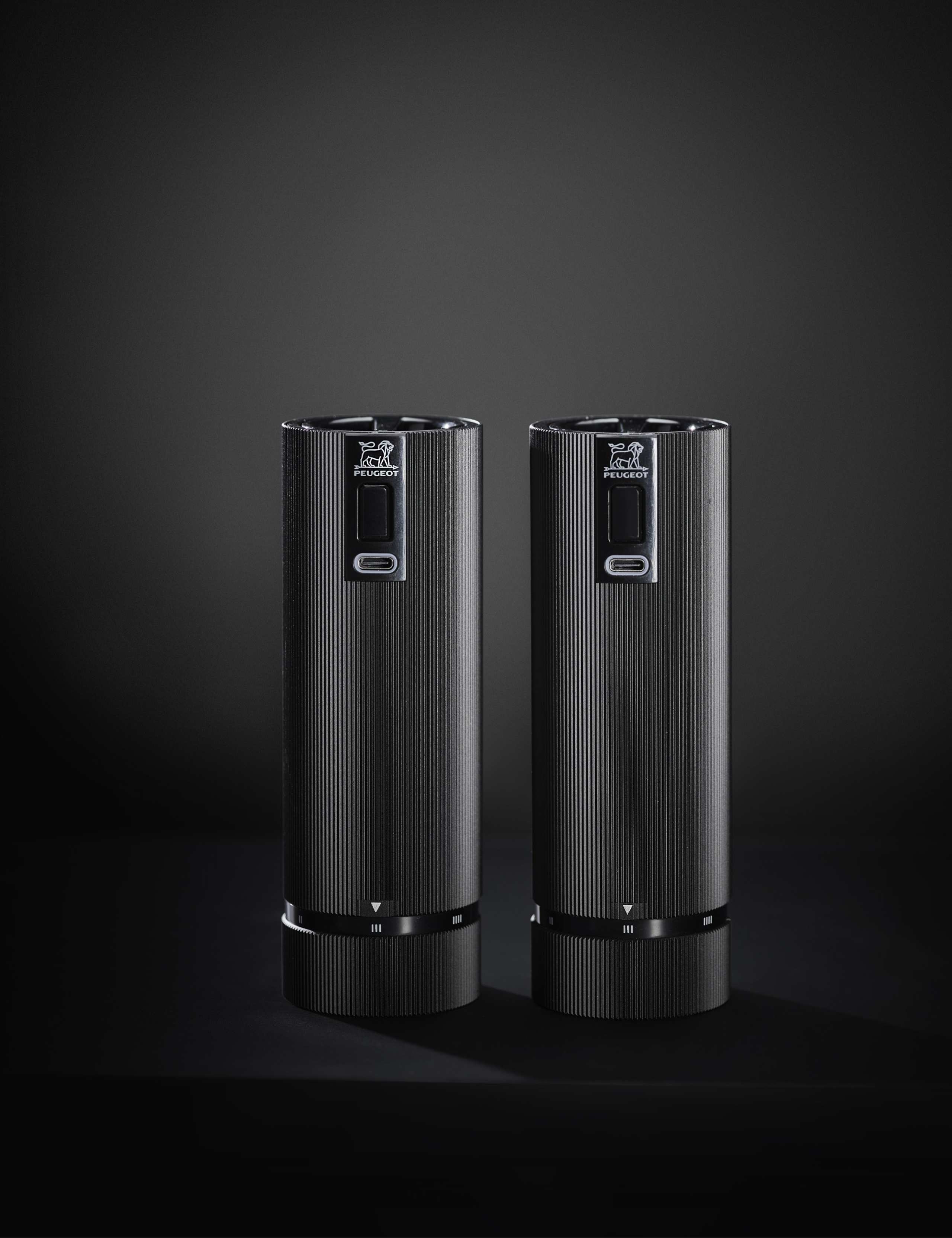 Zirlion Electric Salt & Pepper Mills 3 of 4