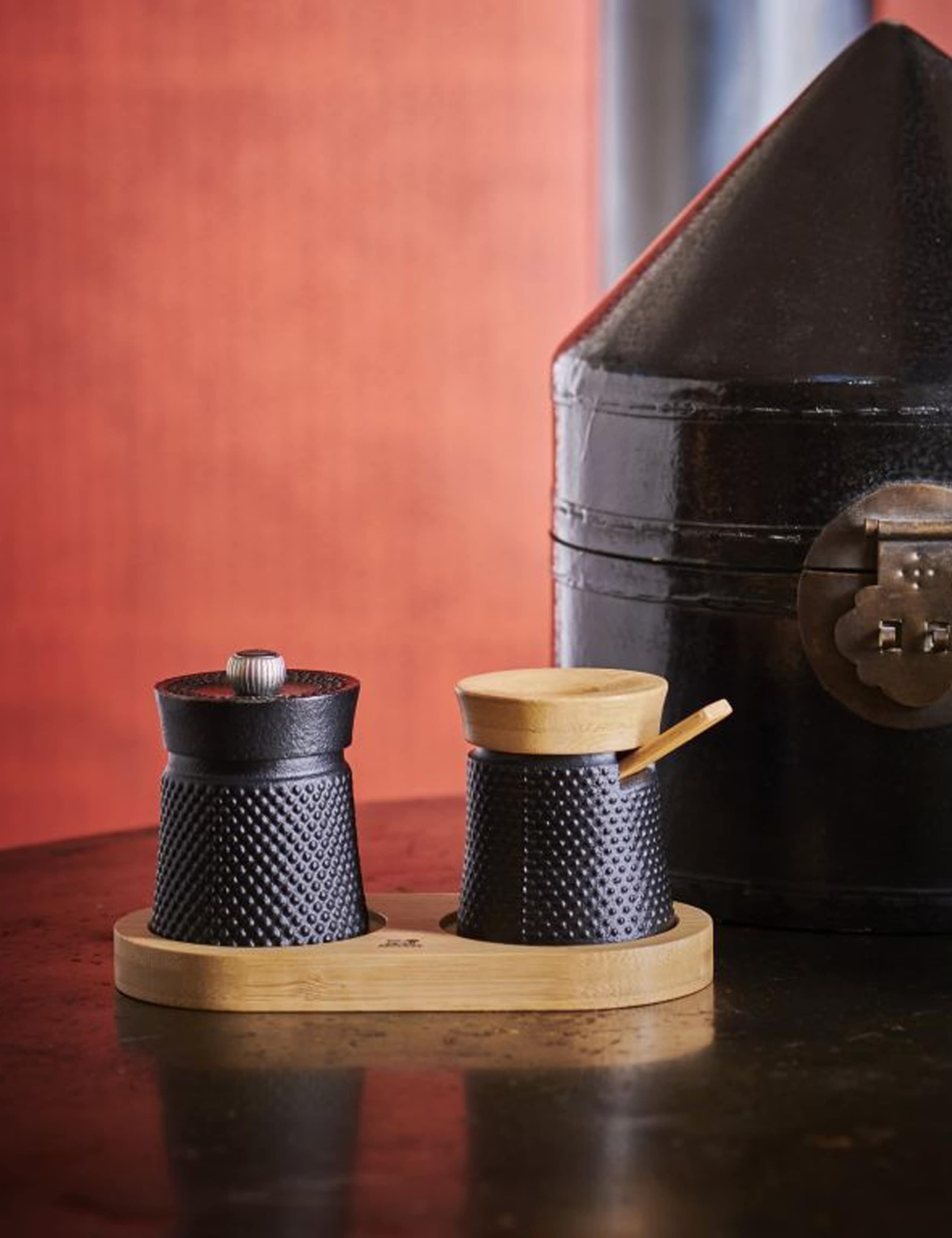 Salt & Pepper Mills 3 of 9