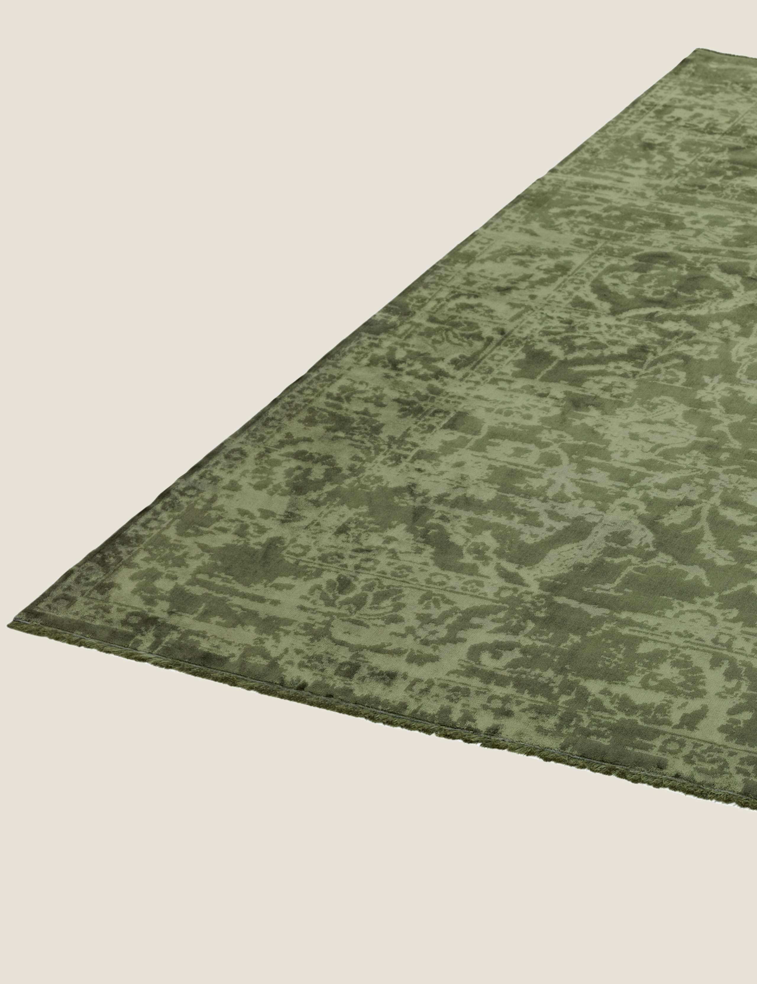 Zehraya Rug 4 of 5