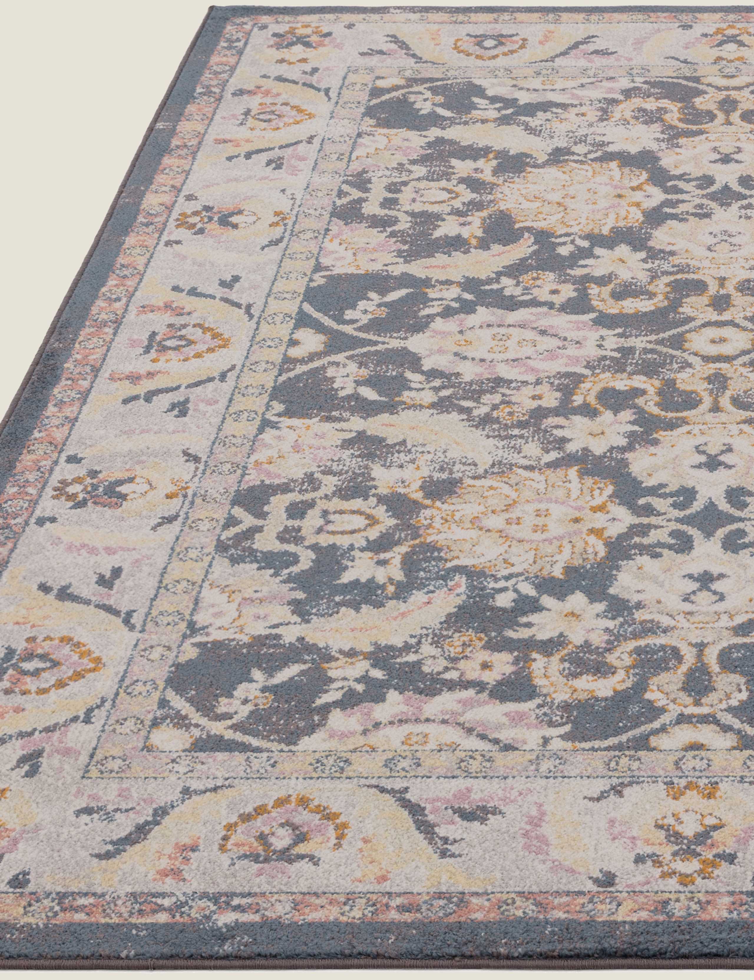Flores Farah Persian Rug 3 of 5