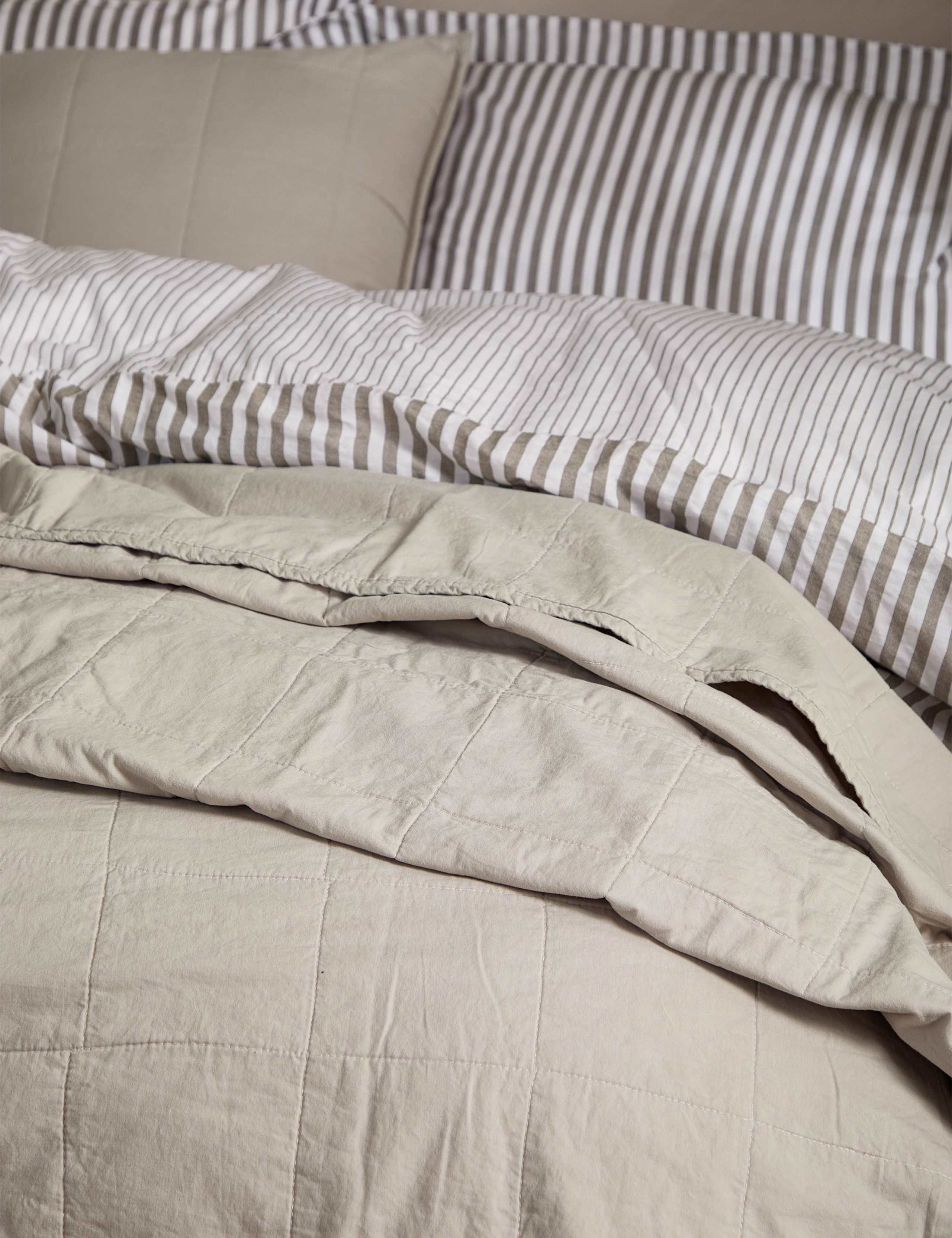 Hebden Washed Cotton Quilted Bedspread 3 of 3