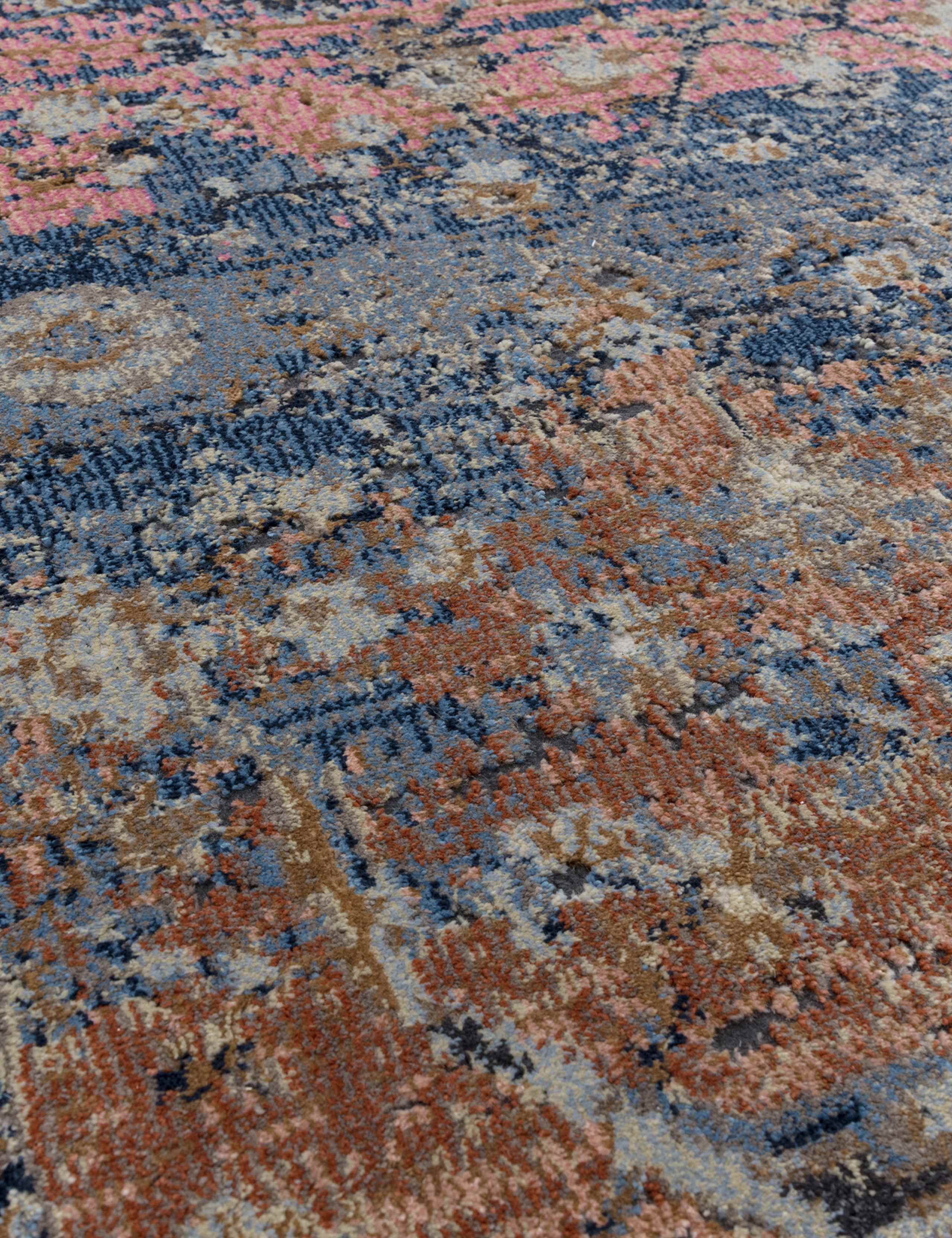 Zola Rug 4 of 5